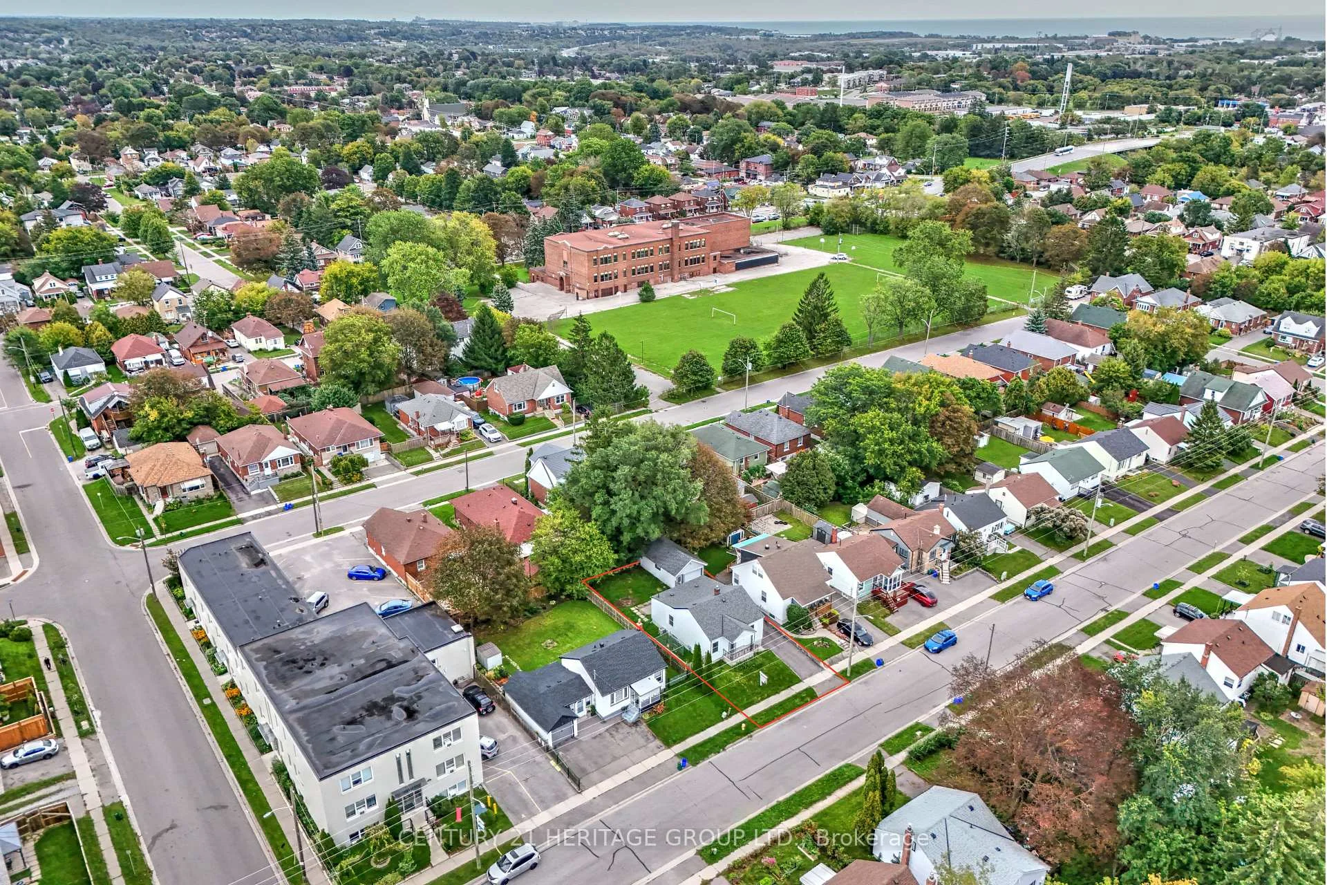 Photo 4 of 267 Drew Street, Oshawa, Central — HOMEH