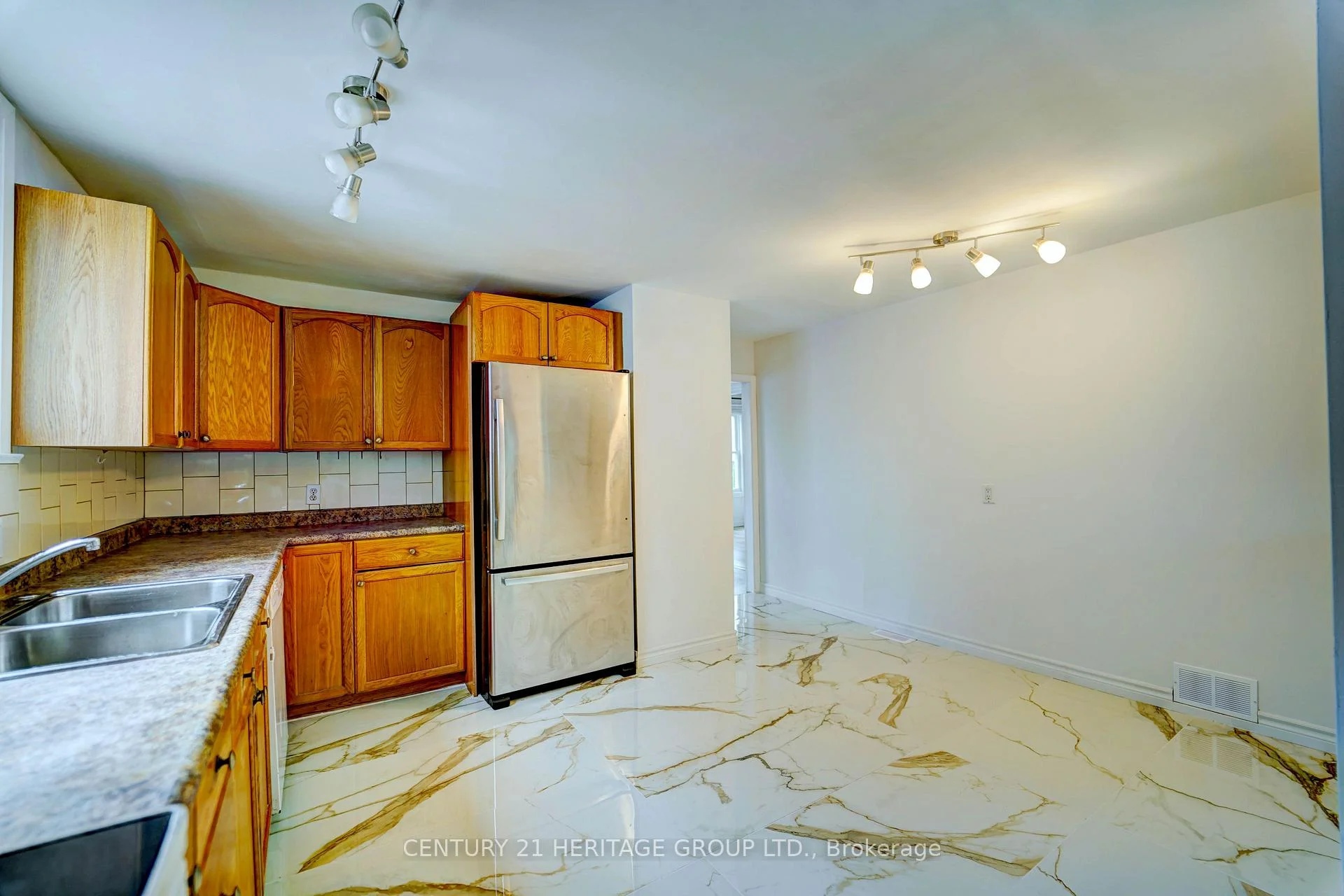 Photo 16 of 267 Drew Street, Oshawa, Central — HOMEH