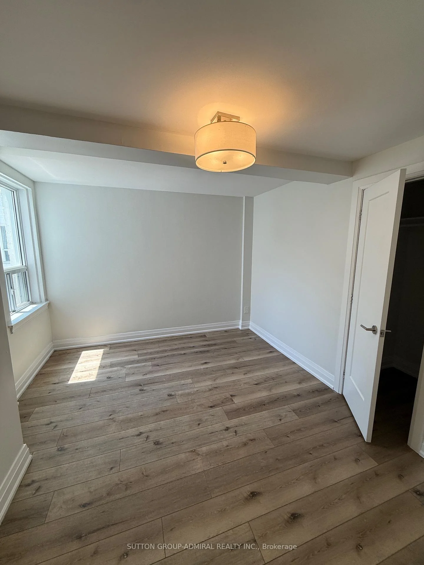 Photo 3 of Unit 401, 701 Eglinton Avenue W, Toronto, Forest Hill South — HOMEH