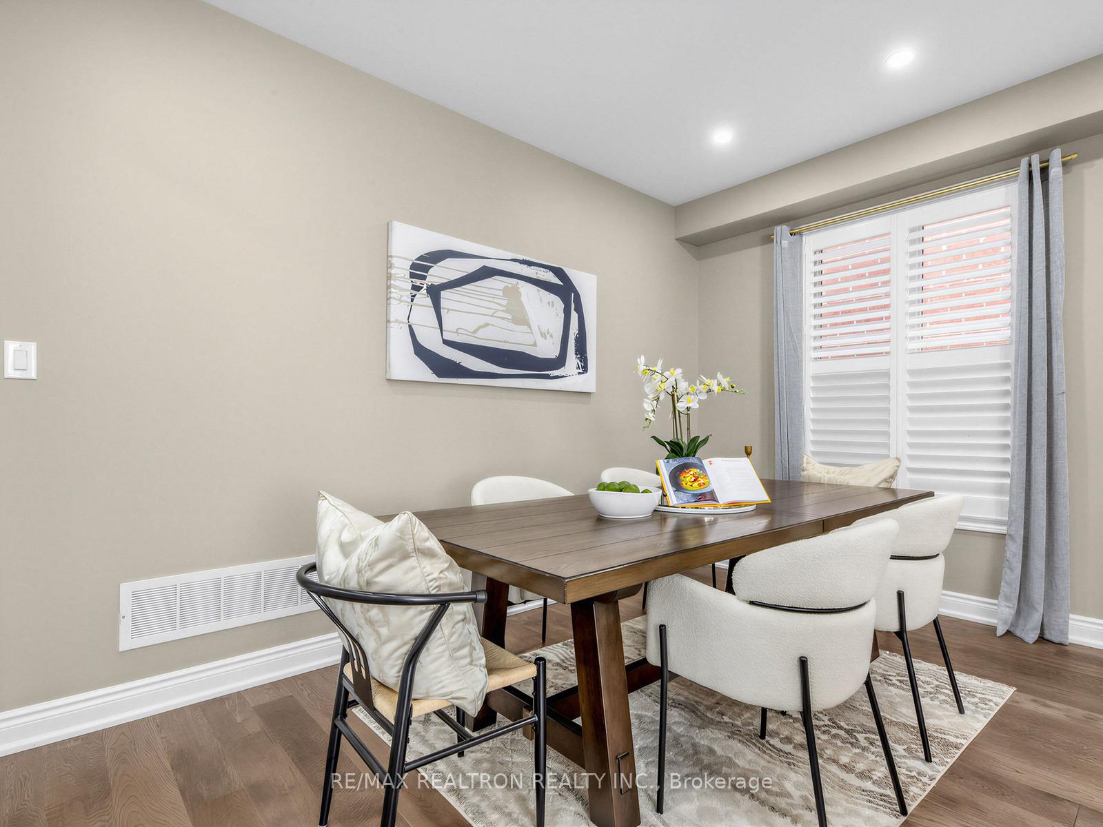 Photo 9 of 21 Rennie Avenue, Markham, Box Grove — HOMEH