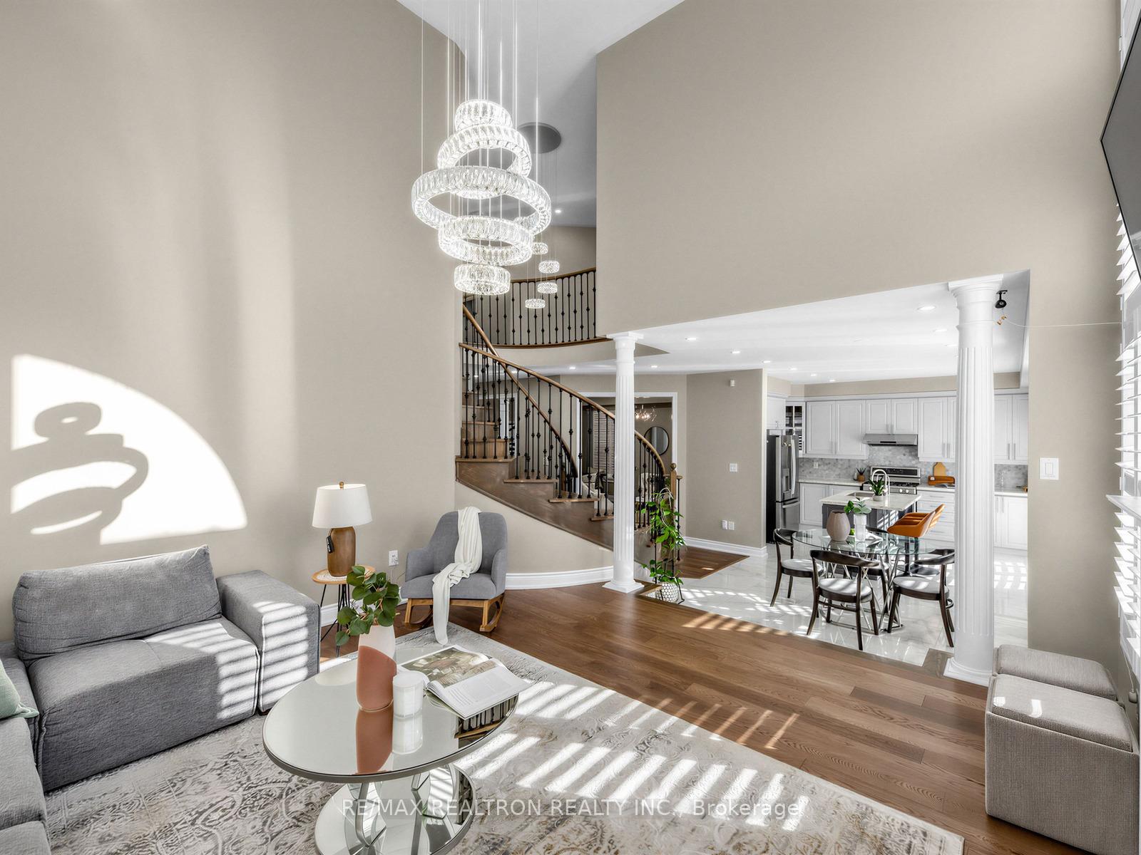 Photo 12 of 21 Rennie Avenue, Markham, Box Grove — HOMEH