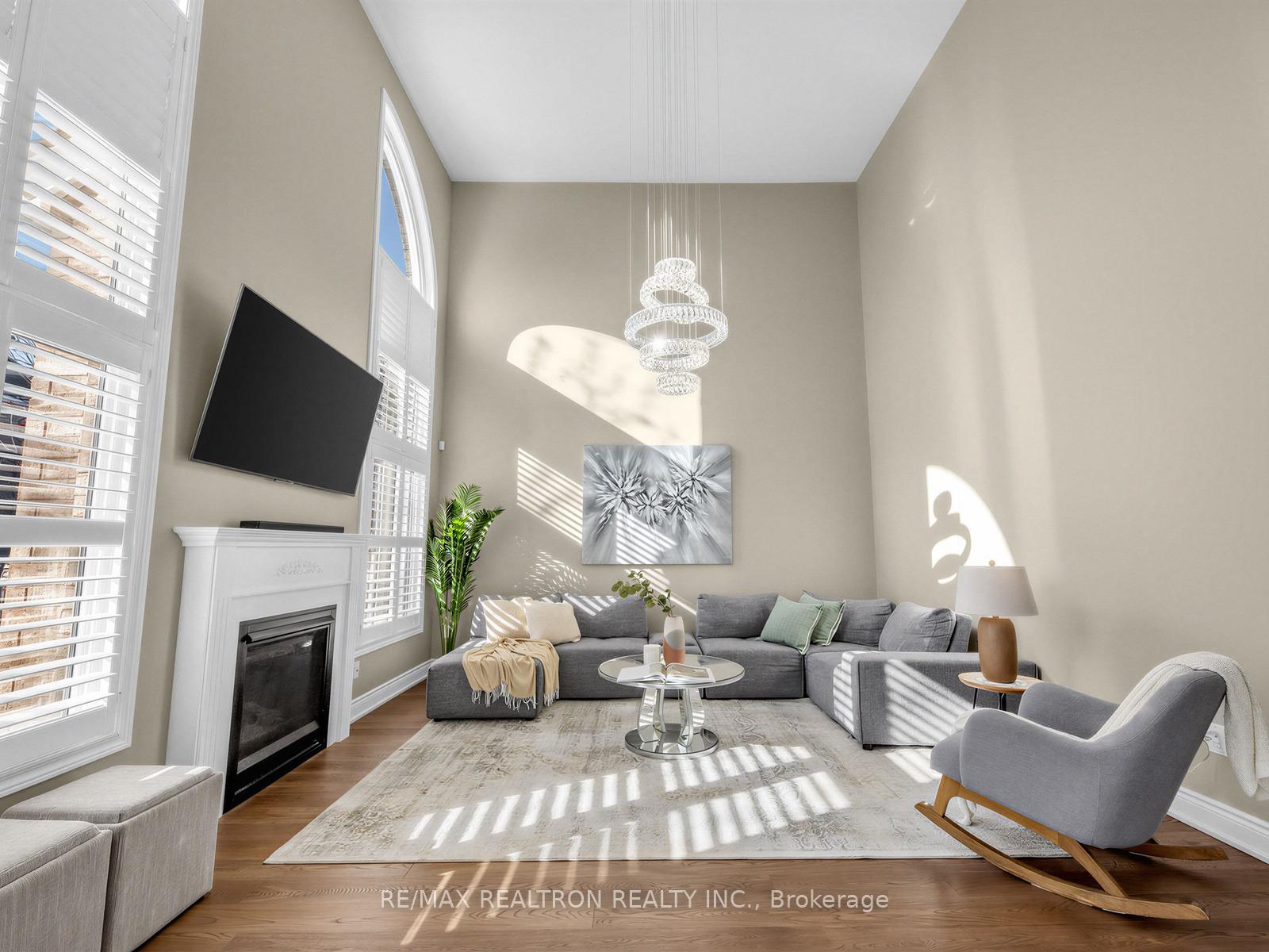 Photo 13 of 21 Rennie Avenue, Markham, Box Grove — HOMEH