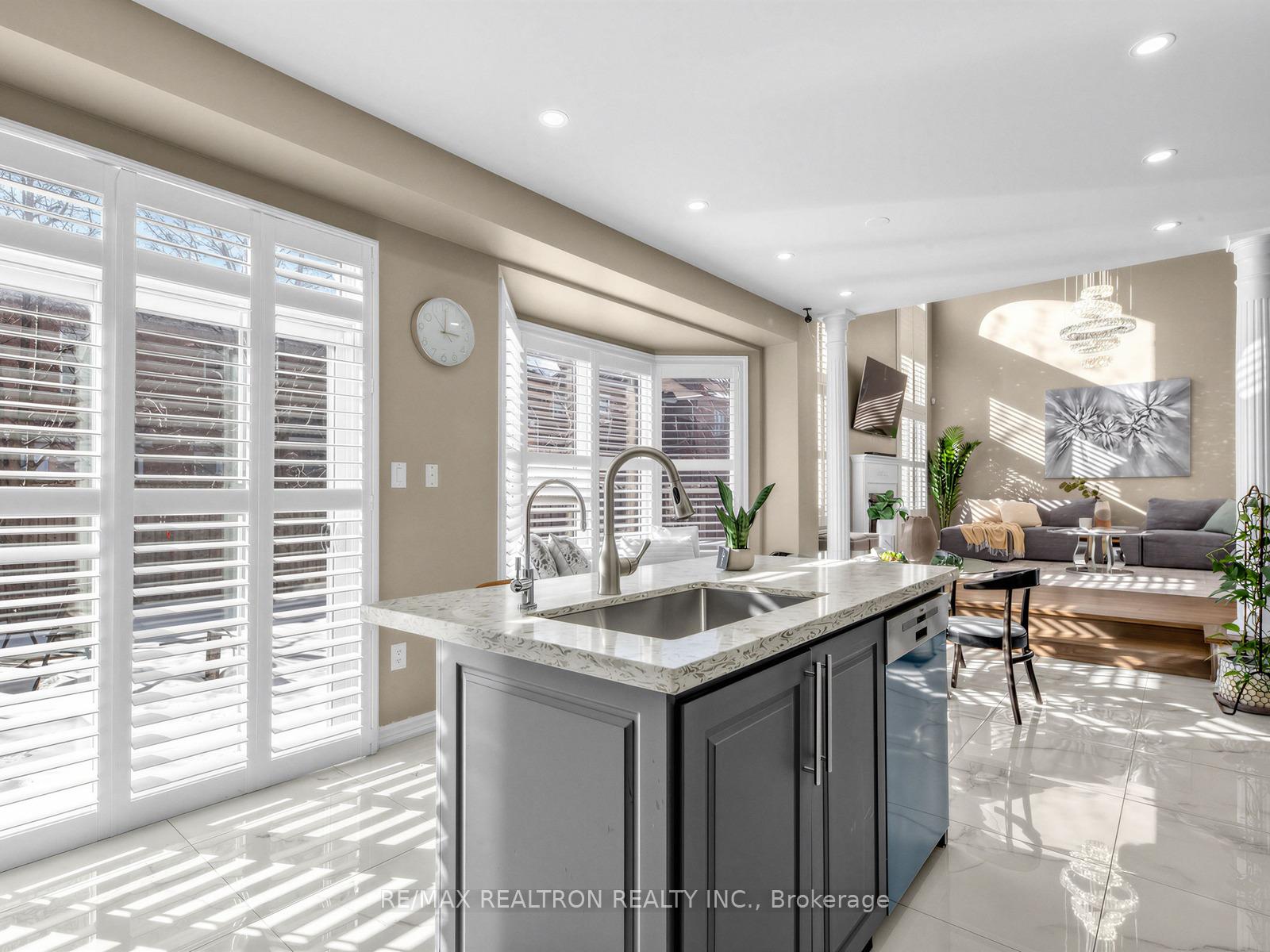 Photo 16 of 21 Rennie Avenue, Markham, Box Grove — HOMEH
