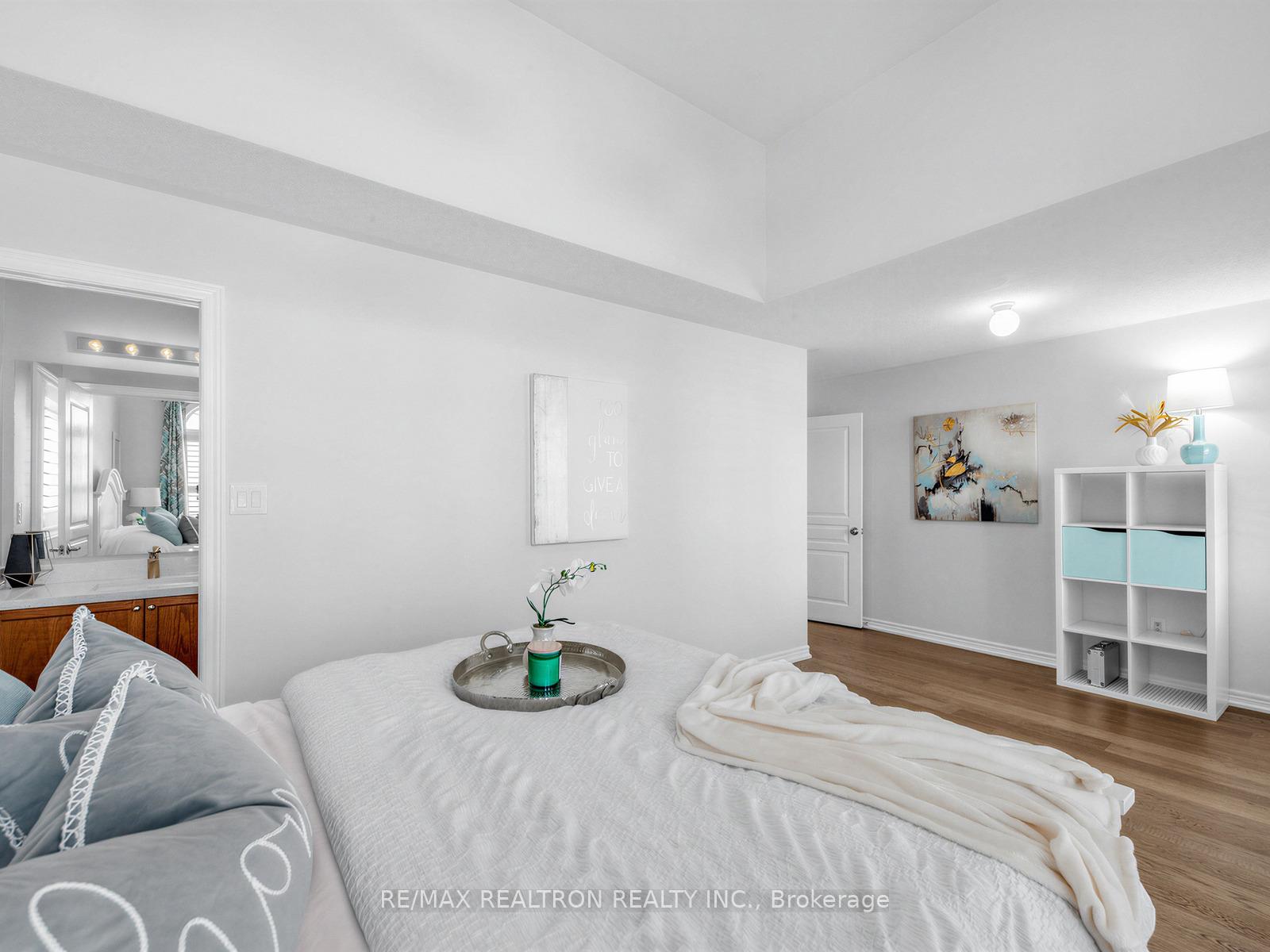 Photo 34 of 21 Rennie Avenue, Markham, Box Grove — HOMEH