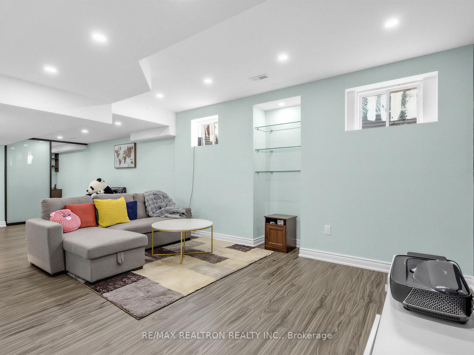 Photo 43 of 21 Rennie Avenue, Markham, Box Grove — HOMEH