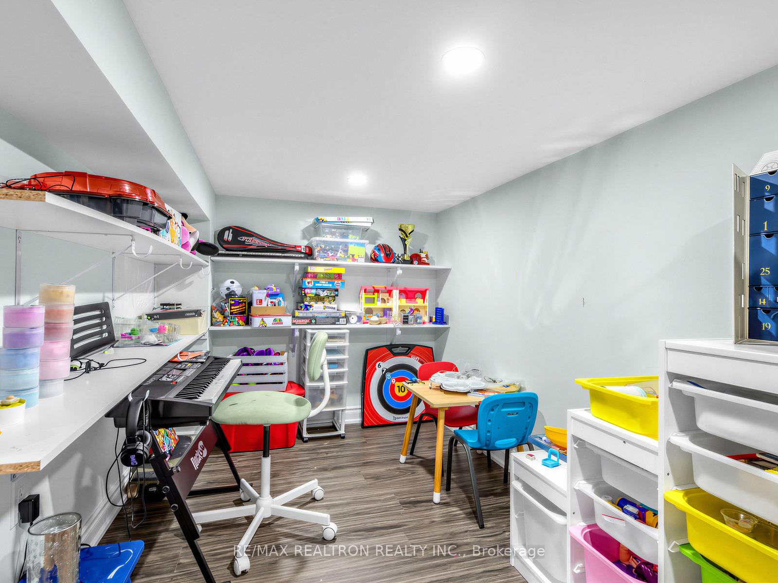 Photo 44 of 21 Rennie Avenue, Markham, Box Grove — HOMEH