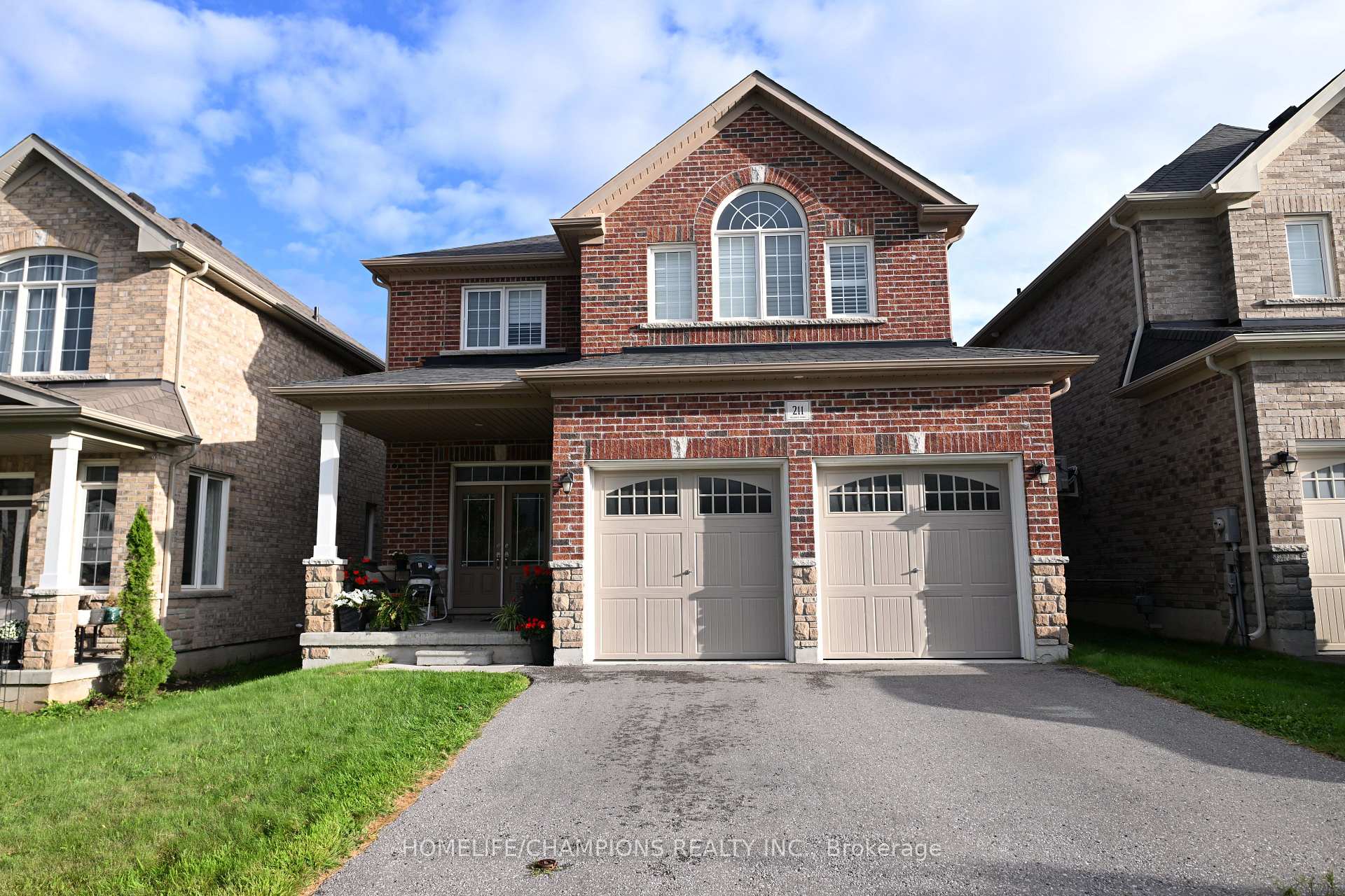 Photo 1 of 211 Northglen Boulevard, Clarington, Bowmanville — HOMEH