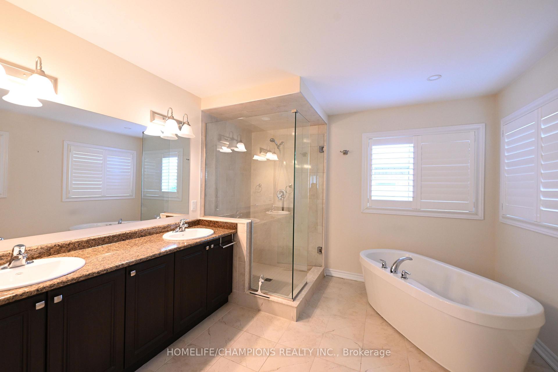 Photo 3 of 211 Northglen Boulevard, Clarington, Bowmanville — HOMEH