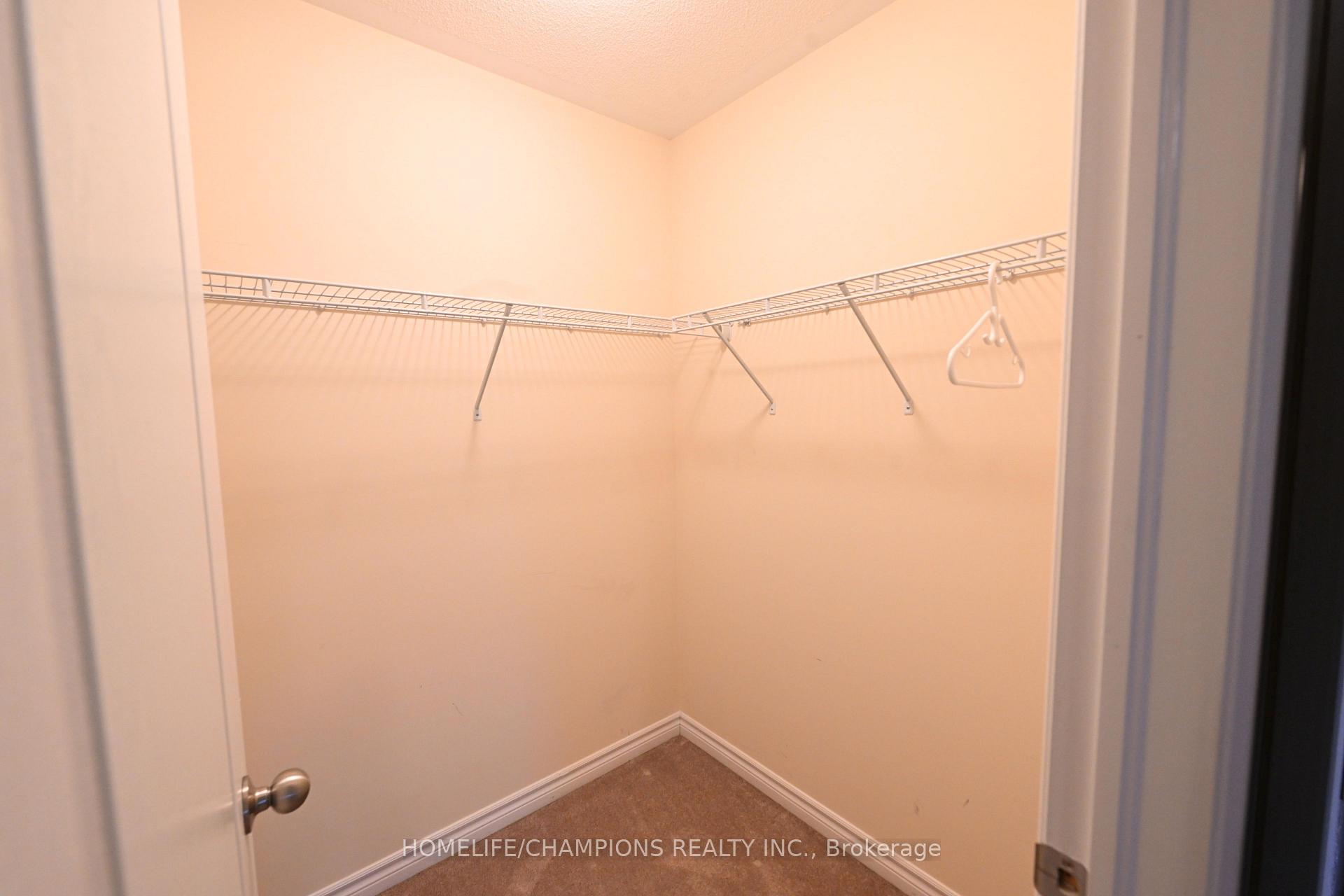 Photo 6 of 211 Northglen Boulevard, Clarington, Bowmanville — HOMEH