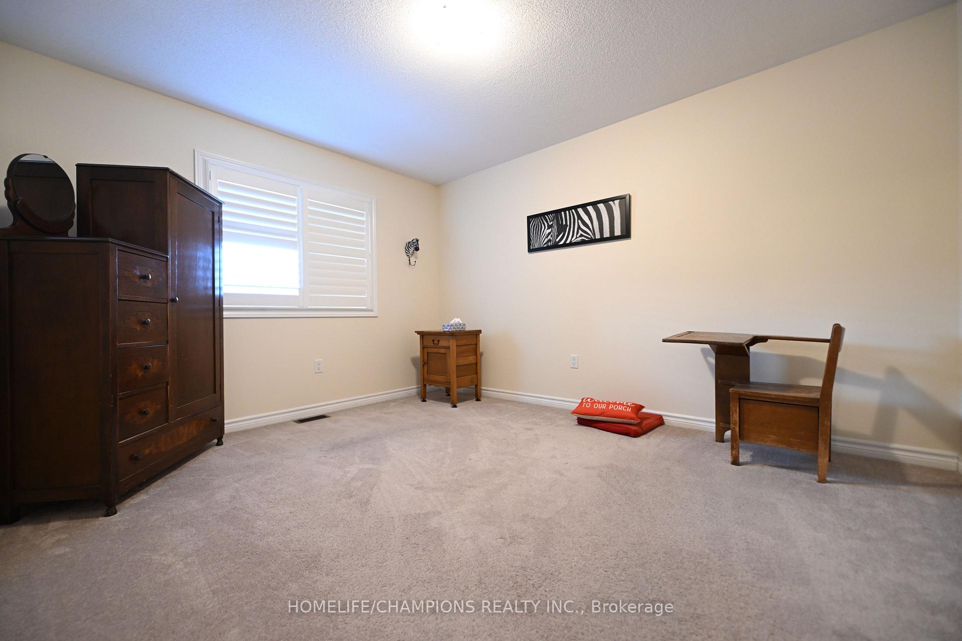 Photo 7 of 211 Northglen Boulevard, Clarington, Bowmanville — HOMEH