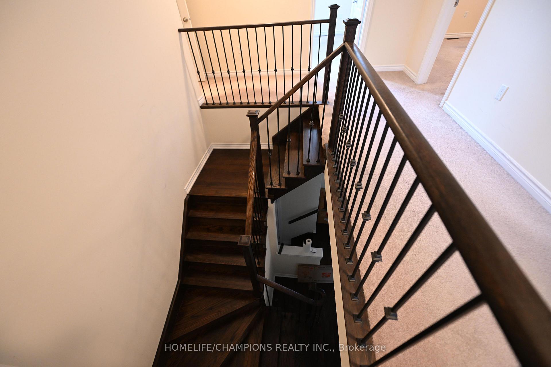 Photo 11 of 211 Northglen Boulevard, Clarington, Bowmanville — HOMEH