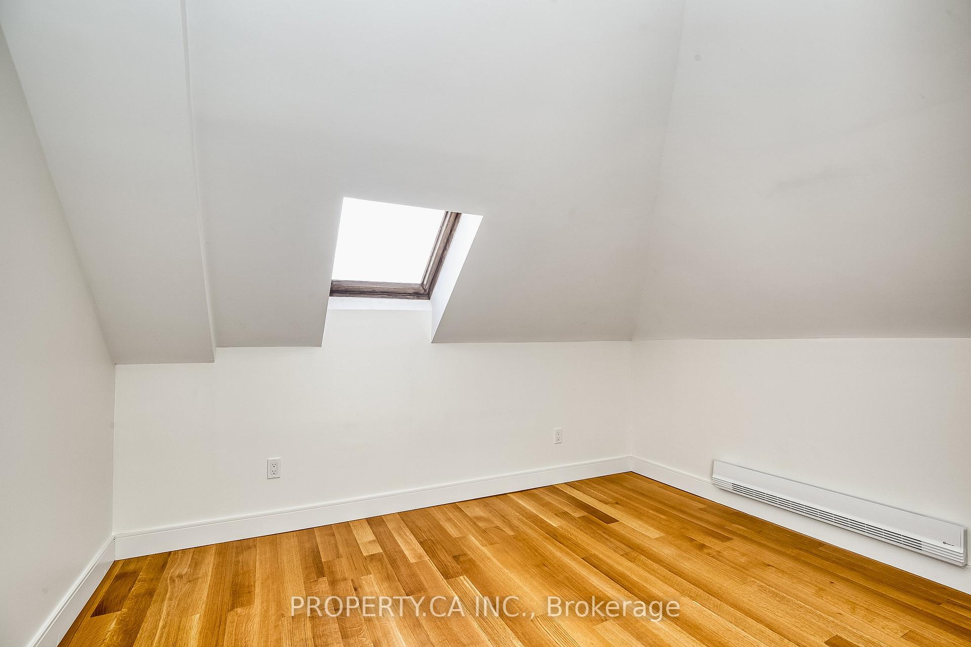 Photo 13 of 97 Lee Avenue, Toronto, The Beaches — HOMEH