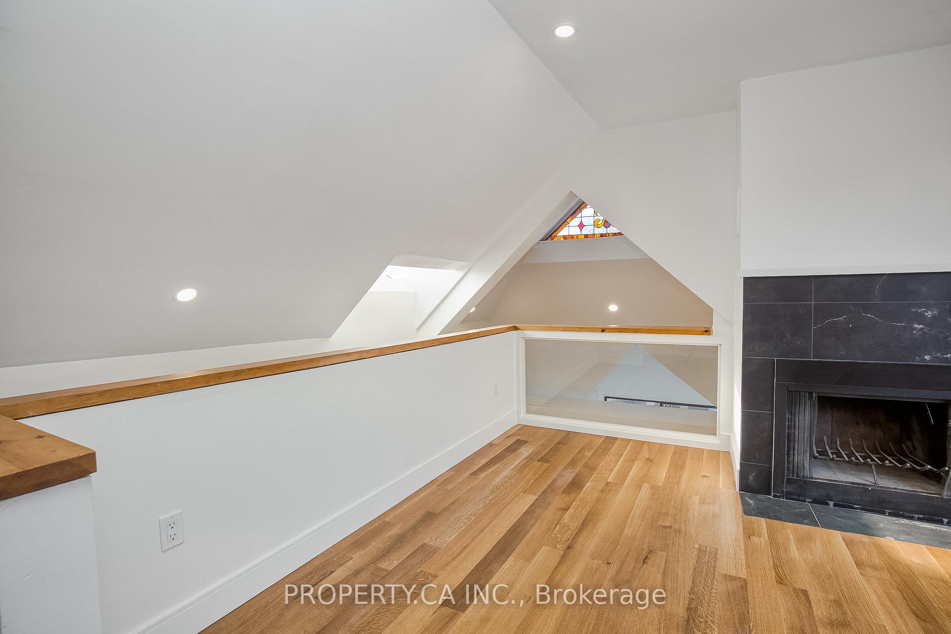 Photo 17 of 97 Lee Avenue, Toronto, The Beaches — HOMEH