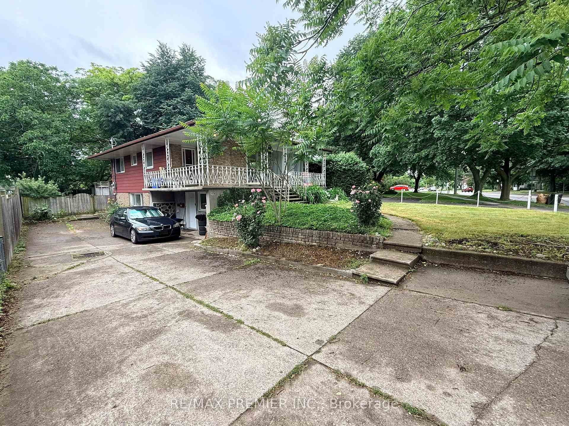 Photo 3 of Unit Lower, 288 Scott Street, St. Catharines, Fairview — HOMEH
