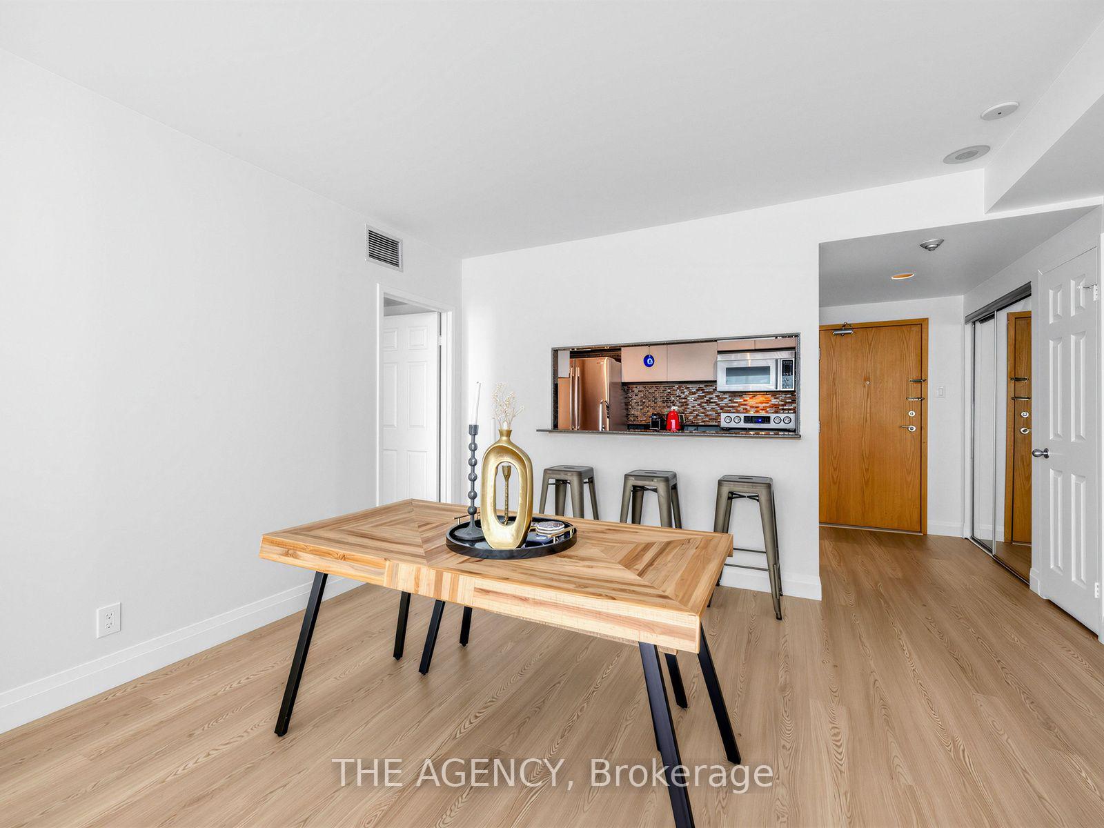 Photo 9 of Unit 606, 99 Harbour Square, Toronto, Waterfront Communities — HOMEH