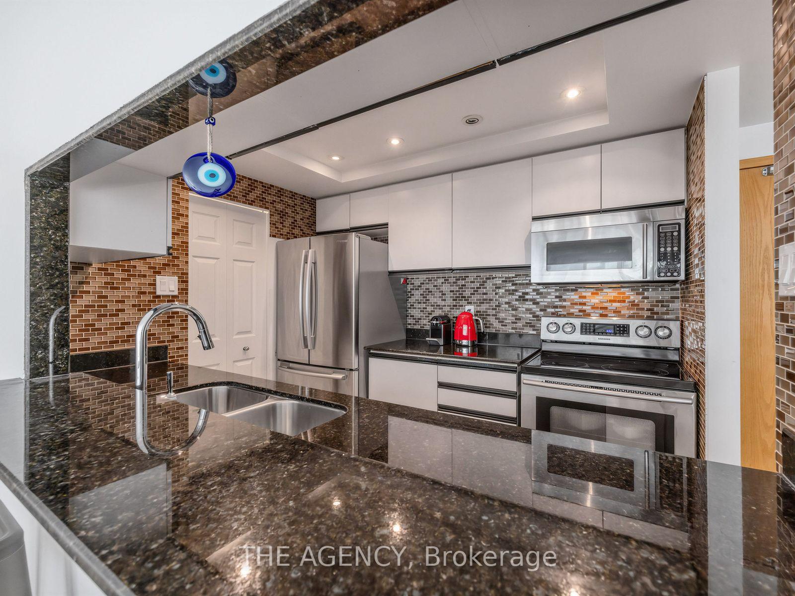 Photo 10 of Unit 606, 99 Harbour Square, Toronto, Waterfront Communities — HOMEH