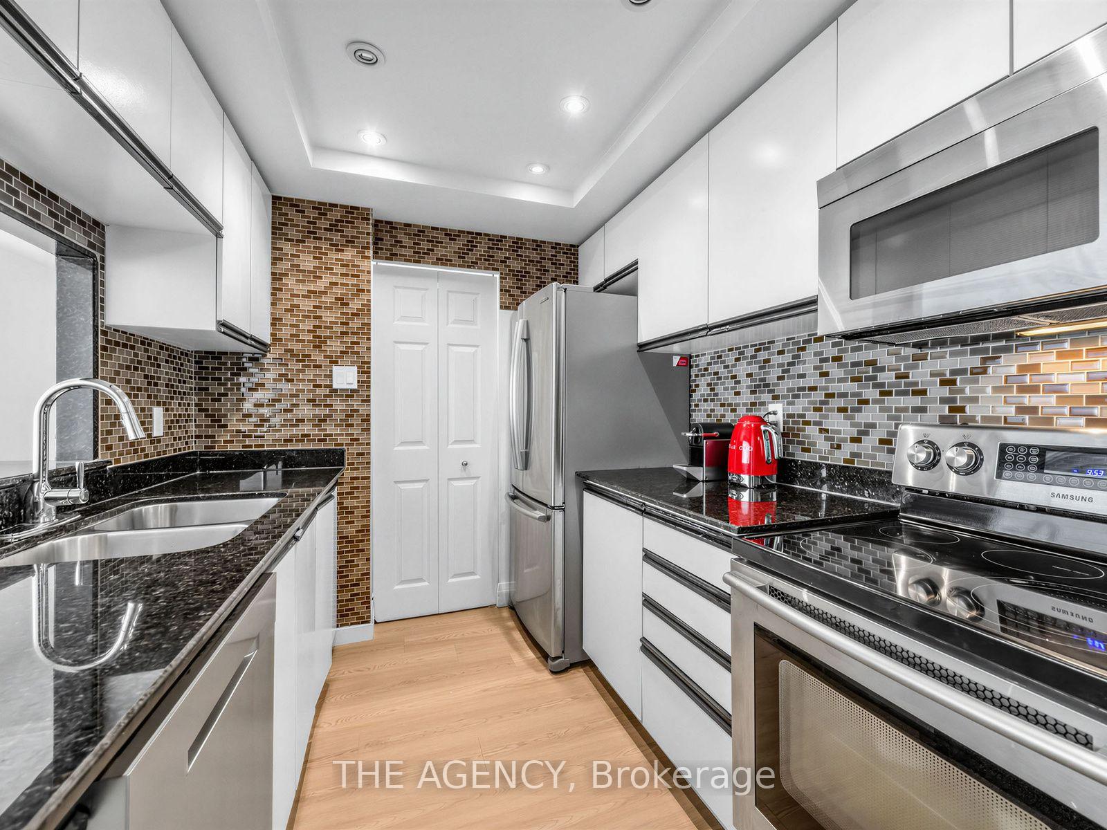 Photo 11 of Unit 606, 99 Harbour Square, Toronto, Waterfront Communities — HOMEH