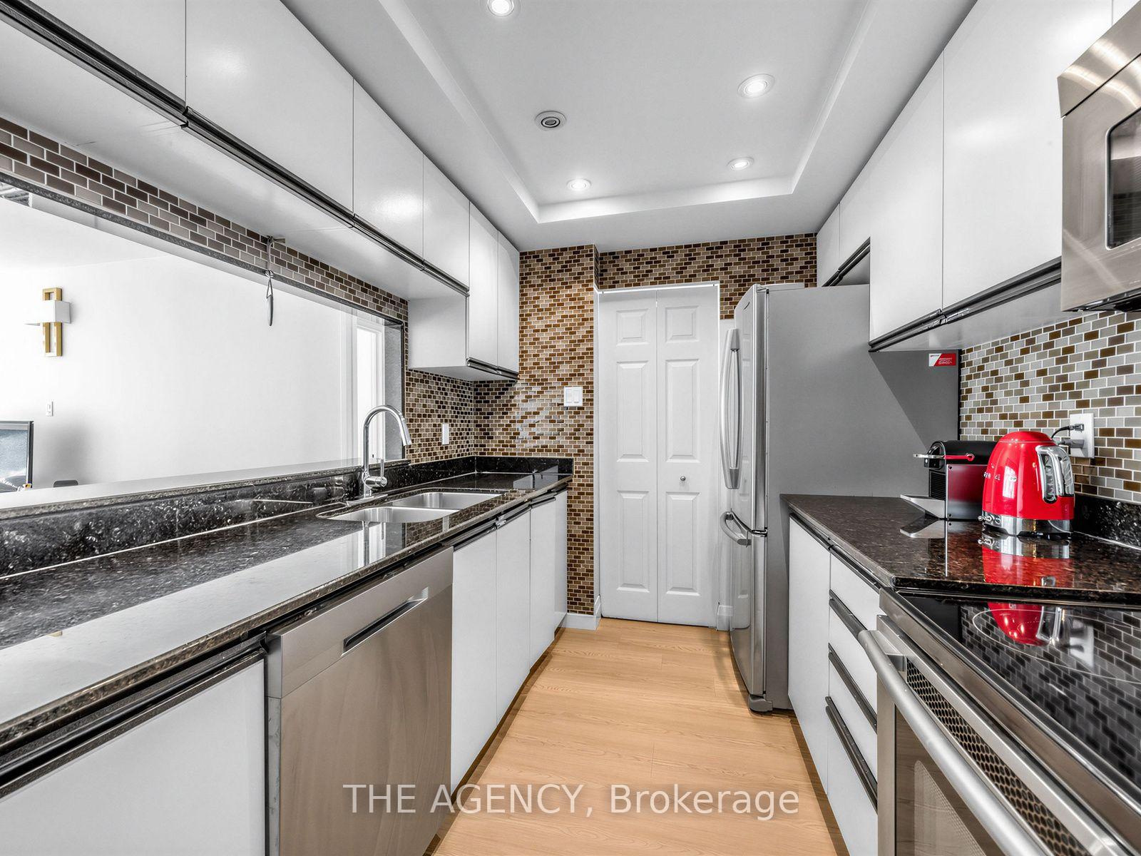 Photo 12 of Unit 606, 99 Harbour Square, Toronto, Waterfront Communities — HOMEH