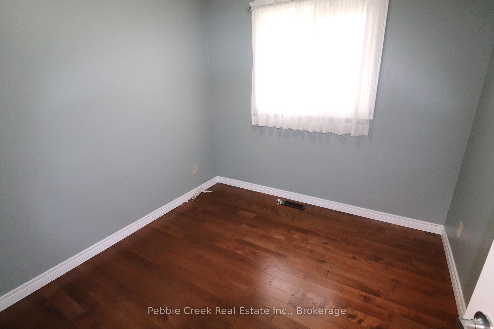 Photo 16 of 21 Suncoast Drive W, Goderich, Goderich (Town) — HOMEH