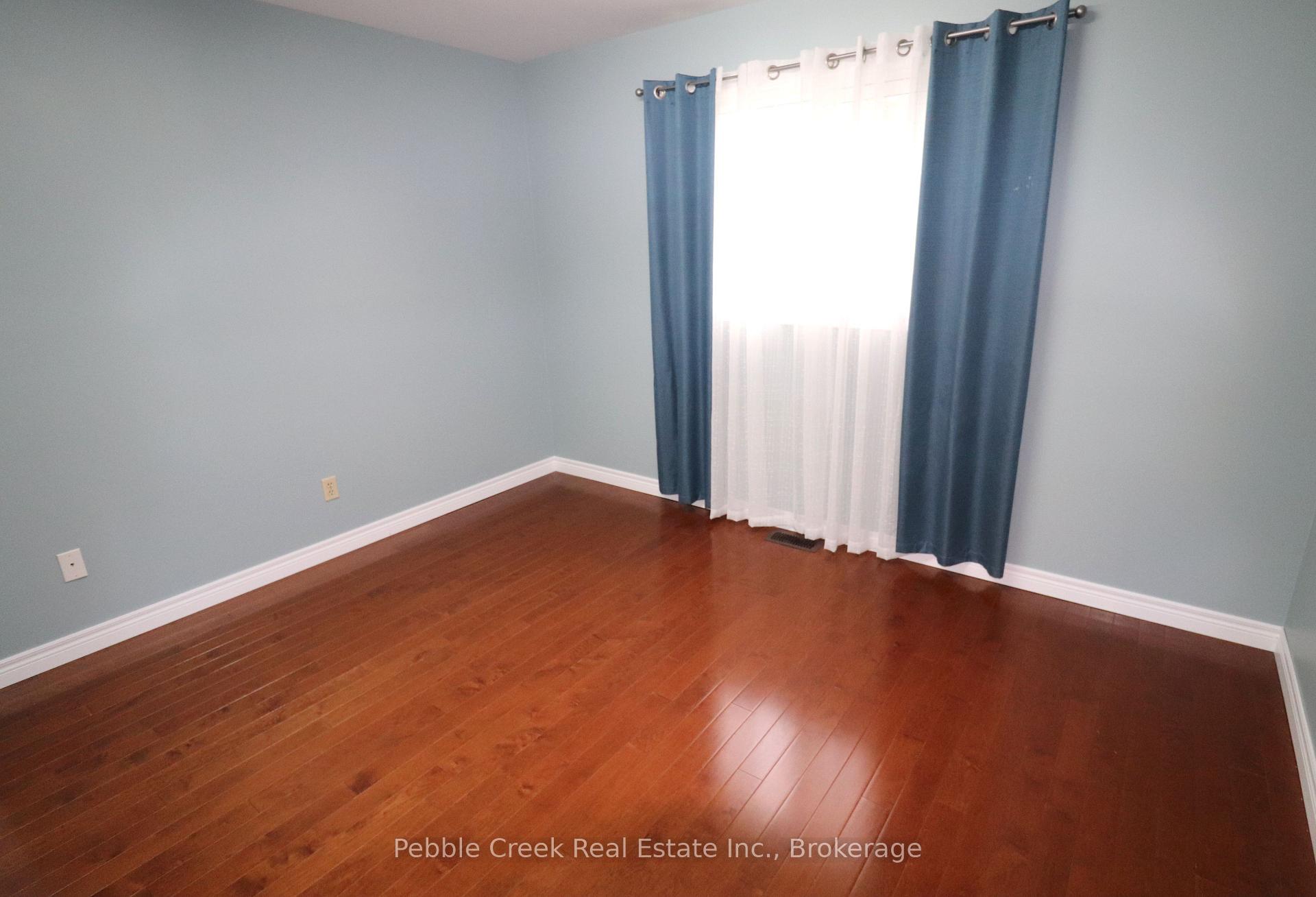 Photo 17 of 21 Suncoast Drive W, Goderich, Goderich (Town) — HOMEH