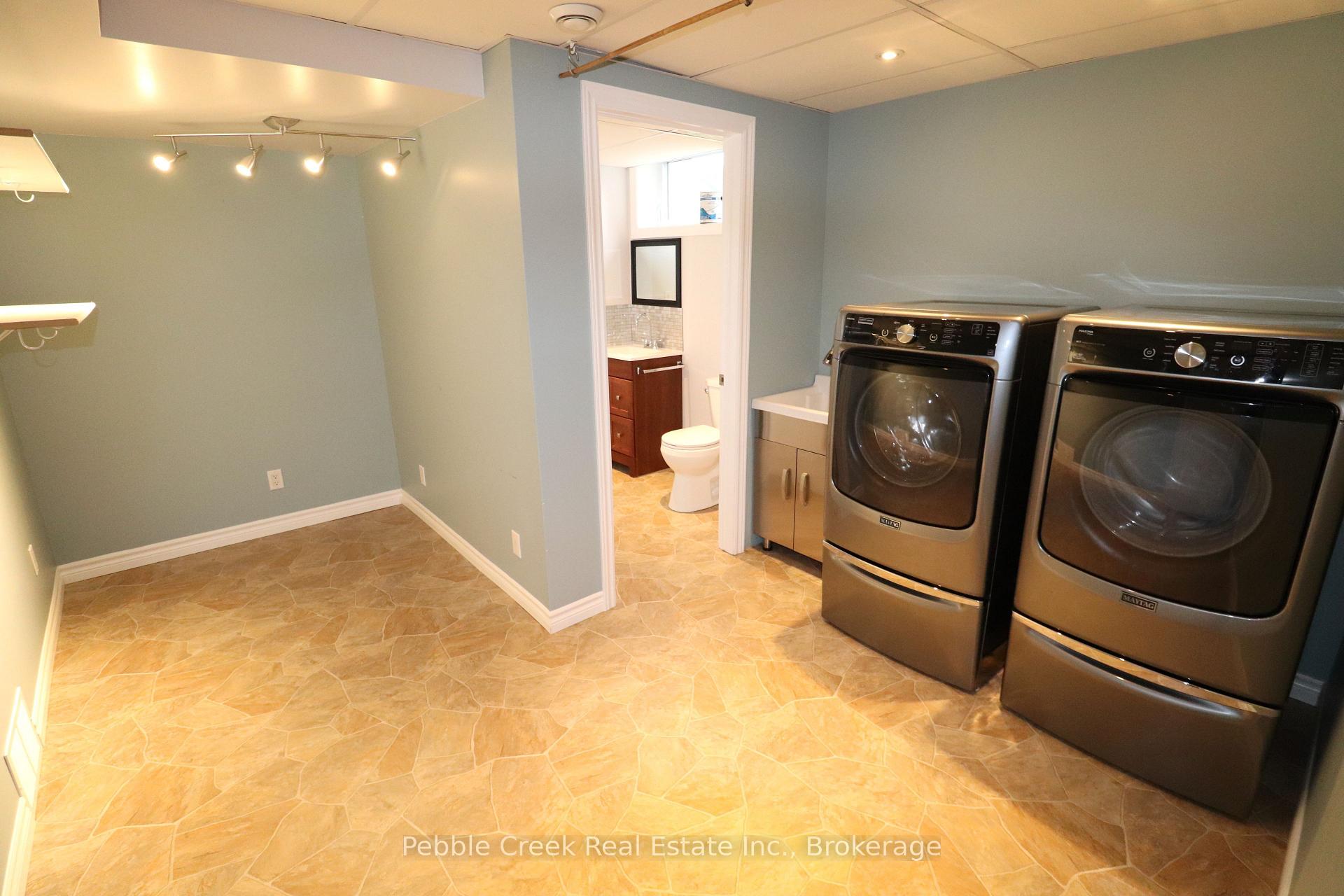 Photo 27 of 21 Suncoast Drive W, Goderich, Goderich (Town) — HOMEH