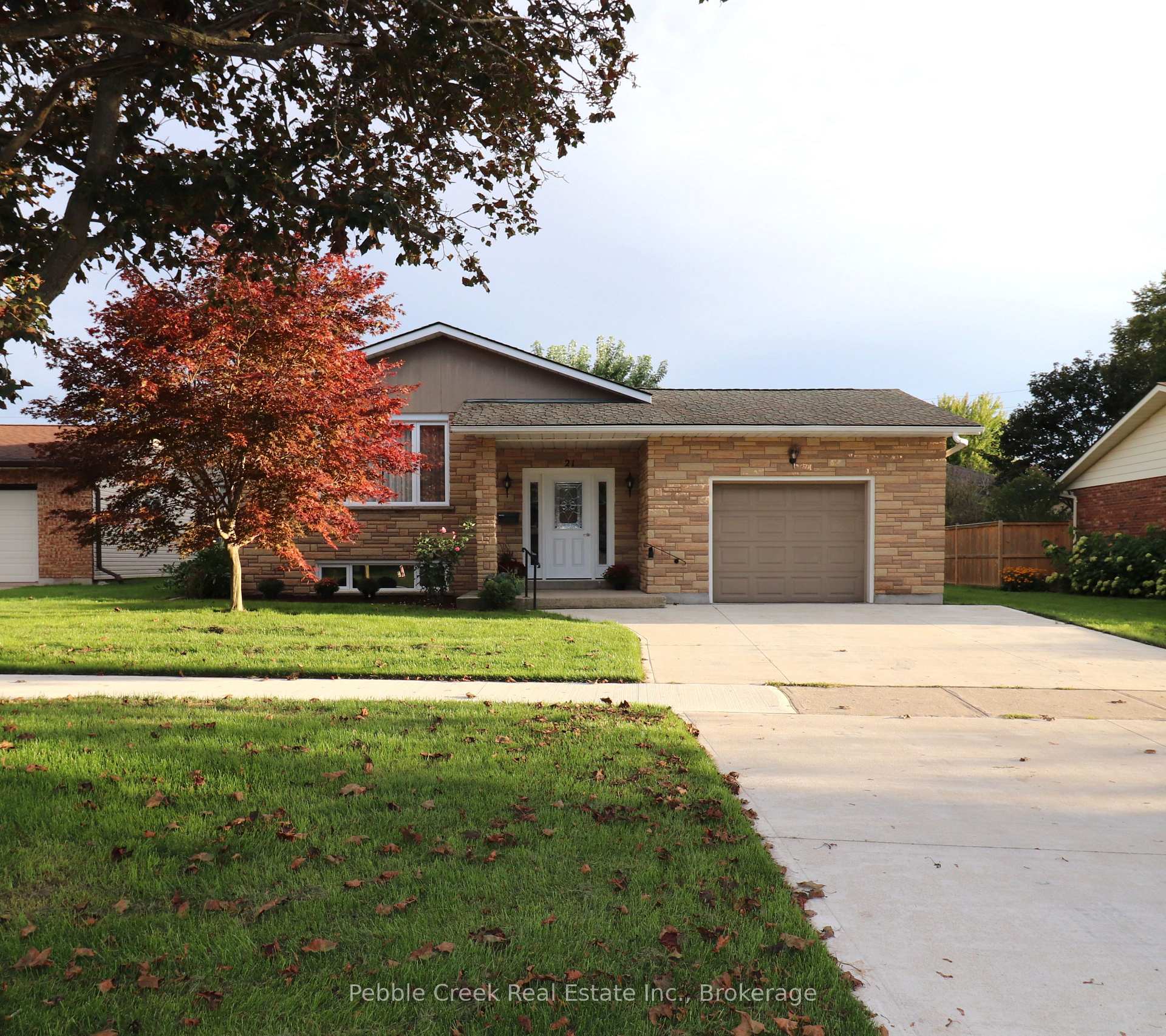 Photo 38 of 21 Suncoast Drive W, Goderich, Goderich (Town) — HOMEH
