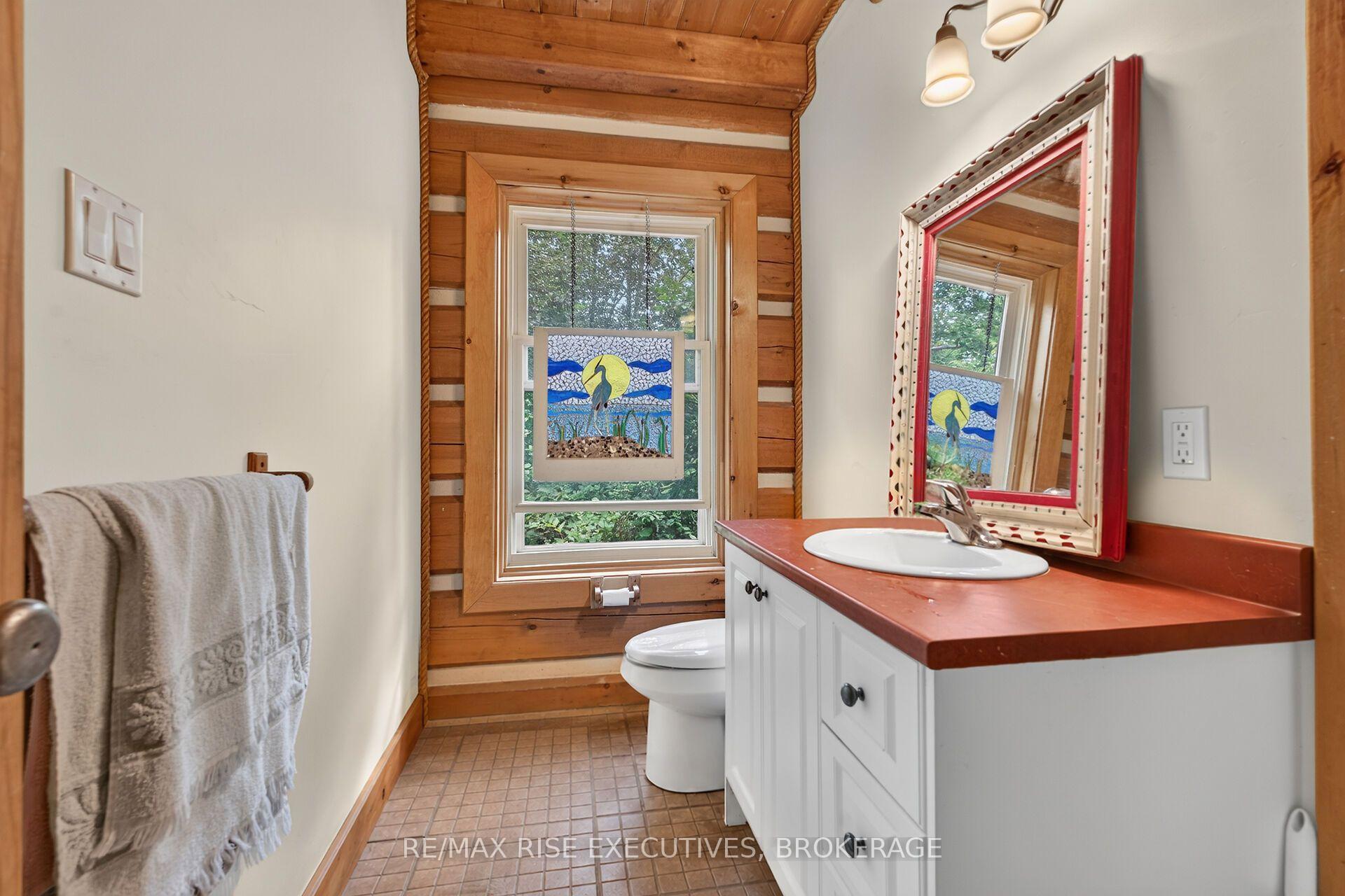 Photo 18 of 202 Deans Island Road, Rideau Lakes, Rideau Lakes (South Crosby) Twp — HOMEH