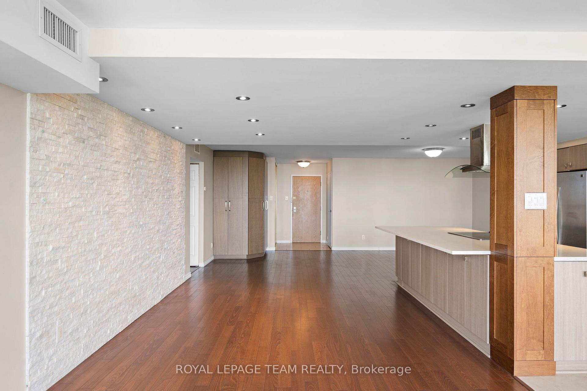 Photo 18 of Unit 2408, 1500 Riverside Drive, Ottawa, Riverview Park — HOMEH