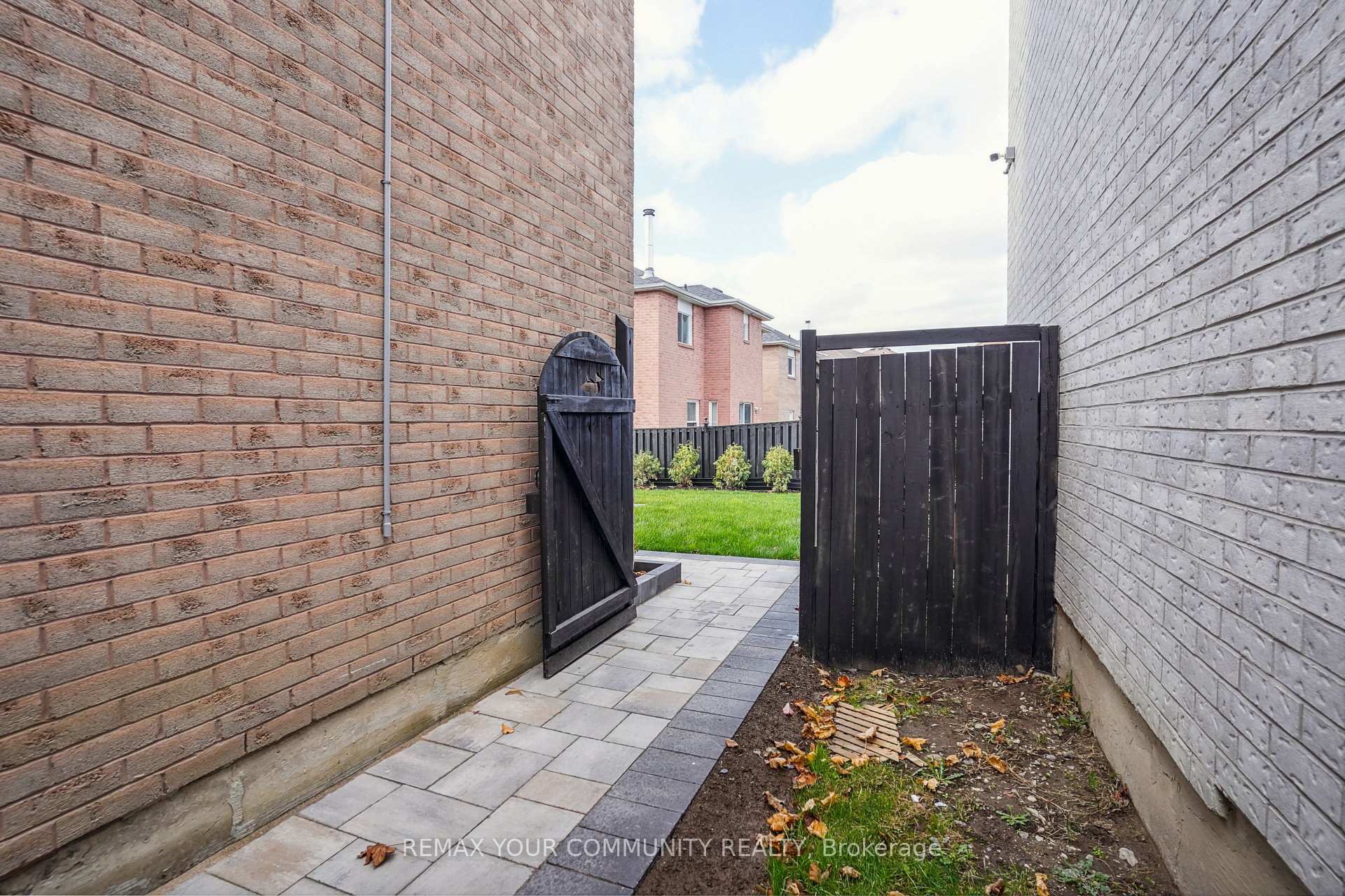 Photo 85 of 273 Delaney Drive, Ajax, Central West — HOMEH