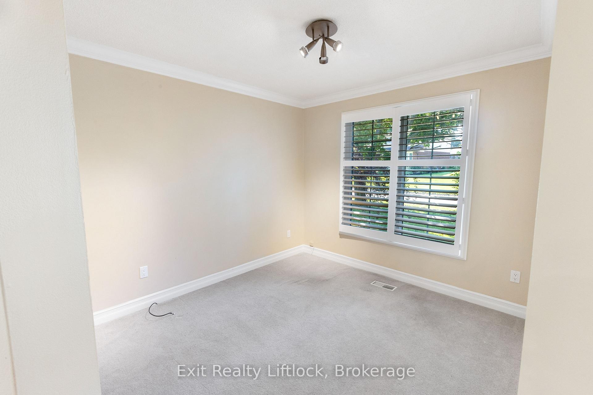 Photo 7 of 958 Smithside Court, Peterborough, Monaghan Ward 2 — HOMEH