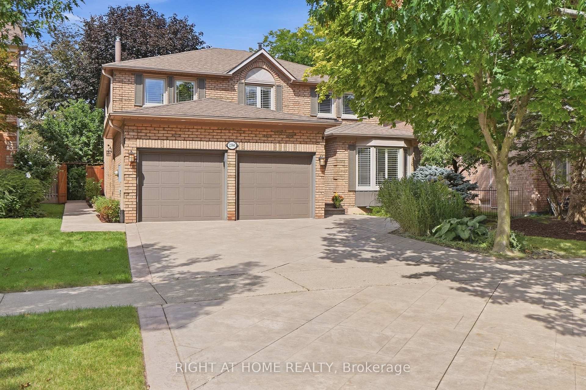 Photo of 1594 Heritage Way