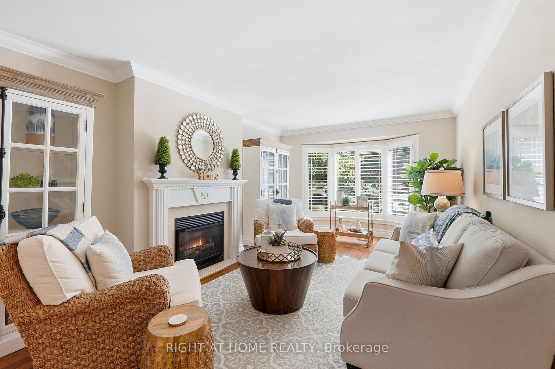 Photo 4 of 1594 Heritage Way, Oakville, Glen Abbey — HOMEH