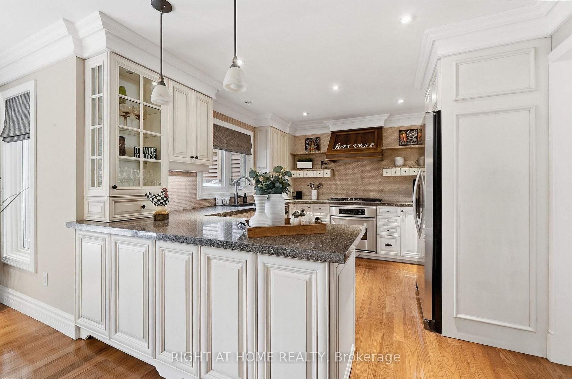 Photo 9 of 1594 Heritage Way, Oakville, Glen Abbey — HOMEH