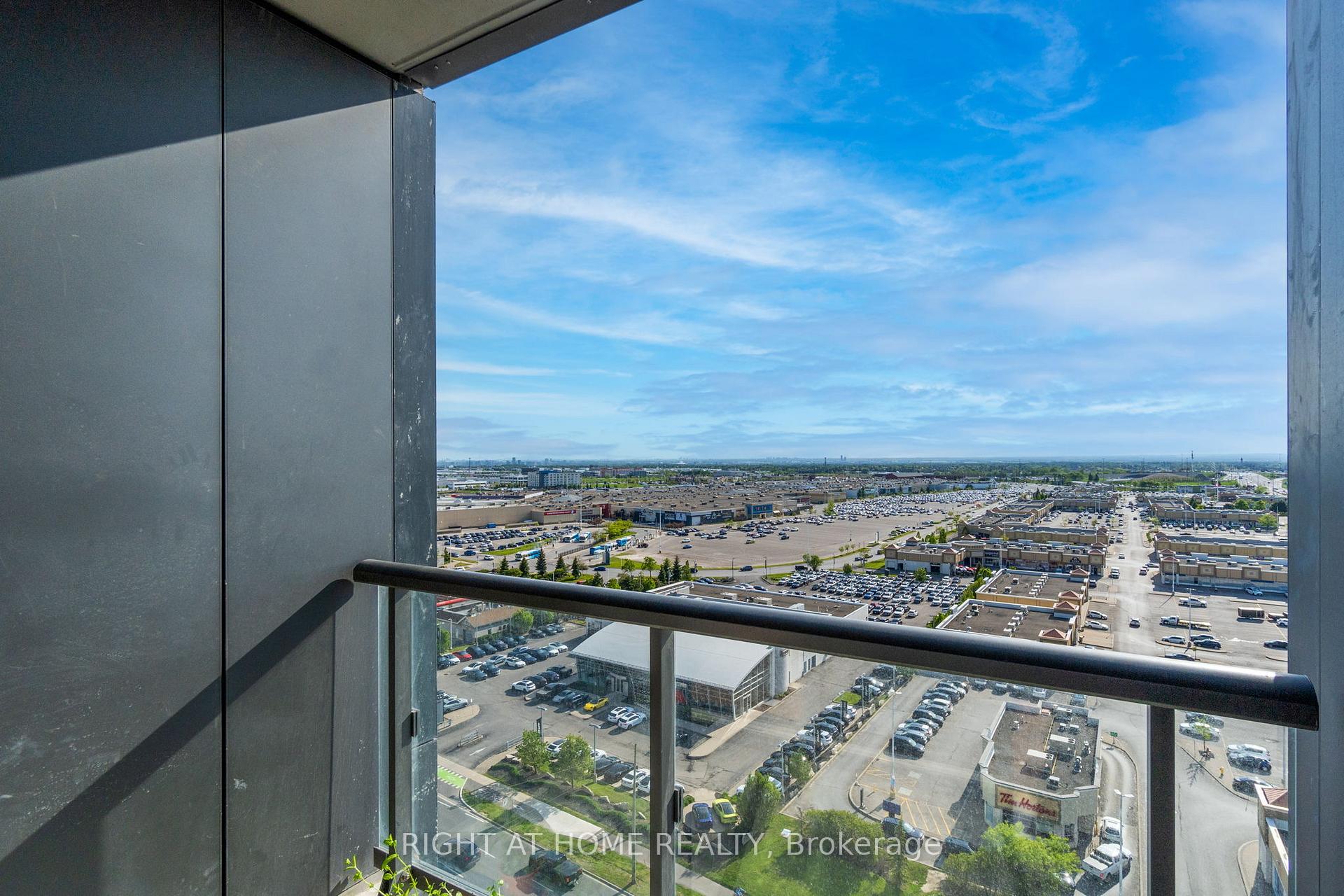 Photo 18 of 10 Abeja Street, Vaughan, Concord — HOMEH