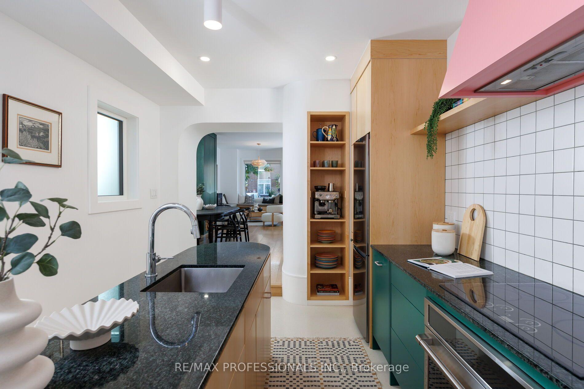 Photo 20 of 69 Sheridan Avenue, Toronto, Little Portugal — HOMEH