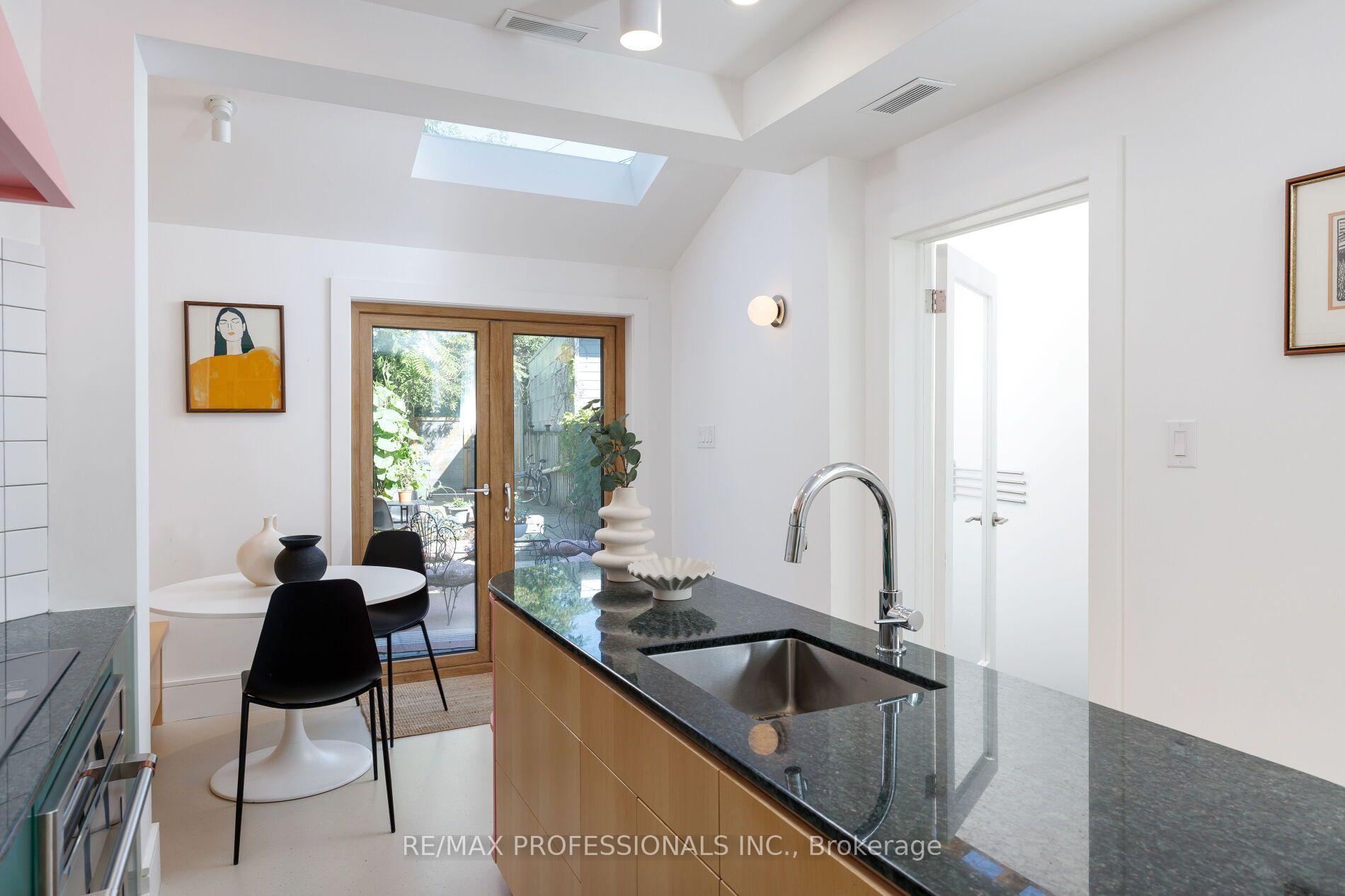 Photo 21 of 69 Sheridan Avenue, Toronto, Little Portugal — HOMEH