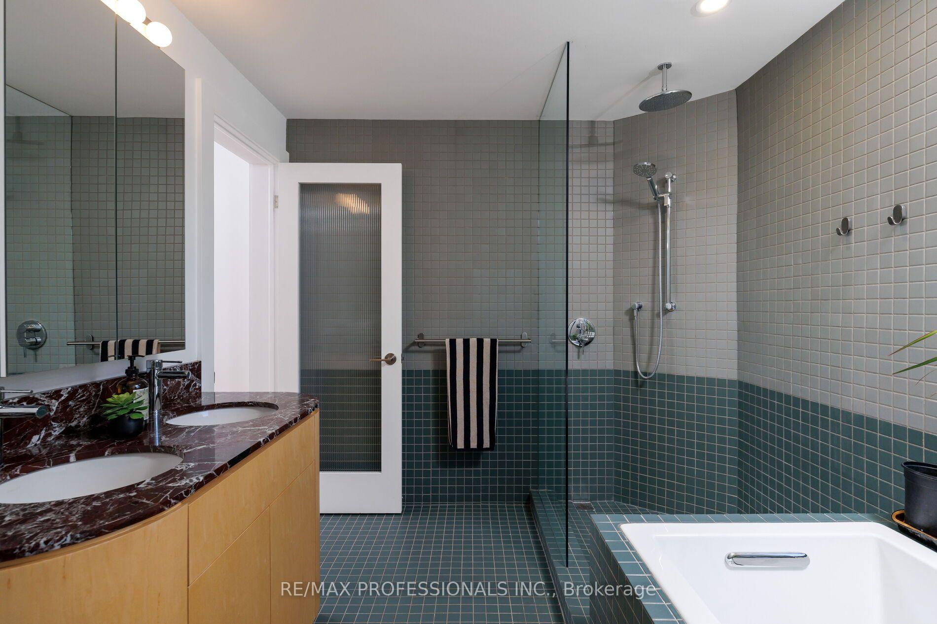 Photo 26 of 69 Sheridan Avenue, Toronto, Little Portugal — HOMEH