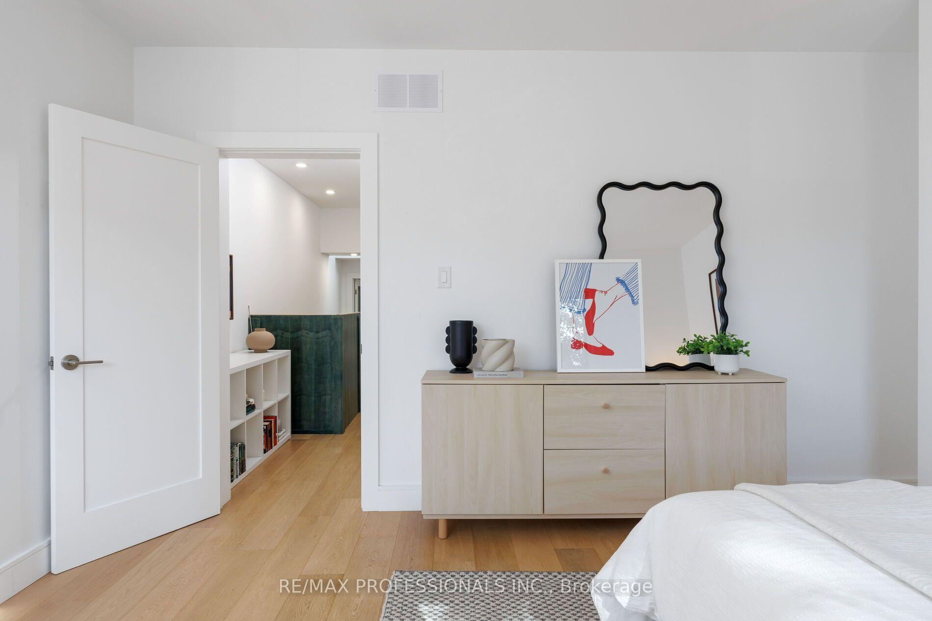 Photo 33 of 69 Sheridan Avenue, Toronto, Little Portugal — HOMEH