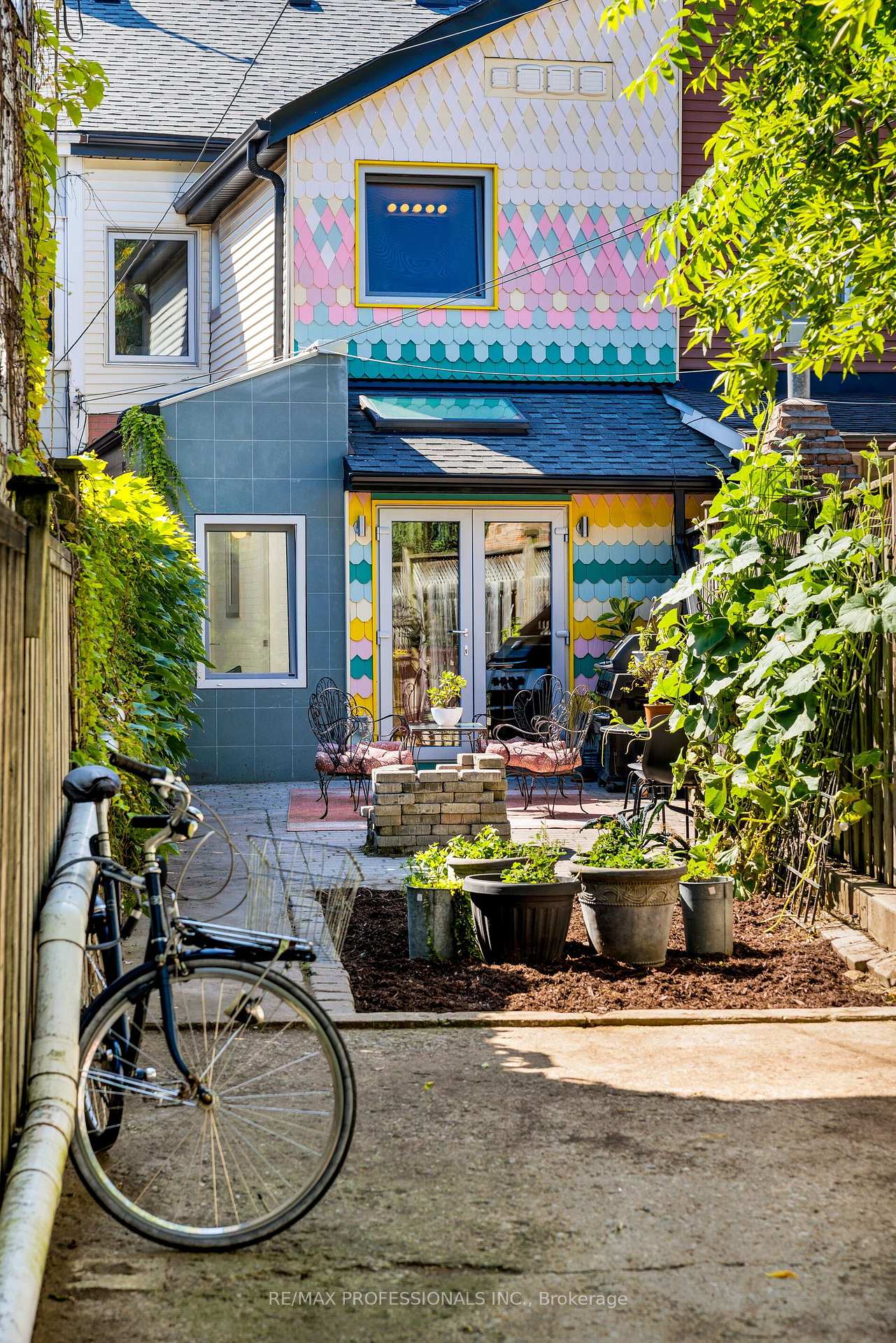 Photo 46 of 69 Sheridan Avenue, Toronto, Little Portugal — HOMEH