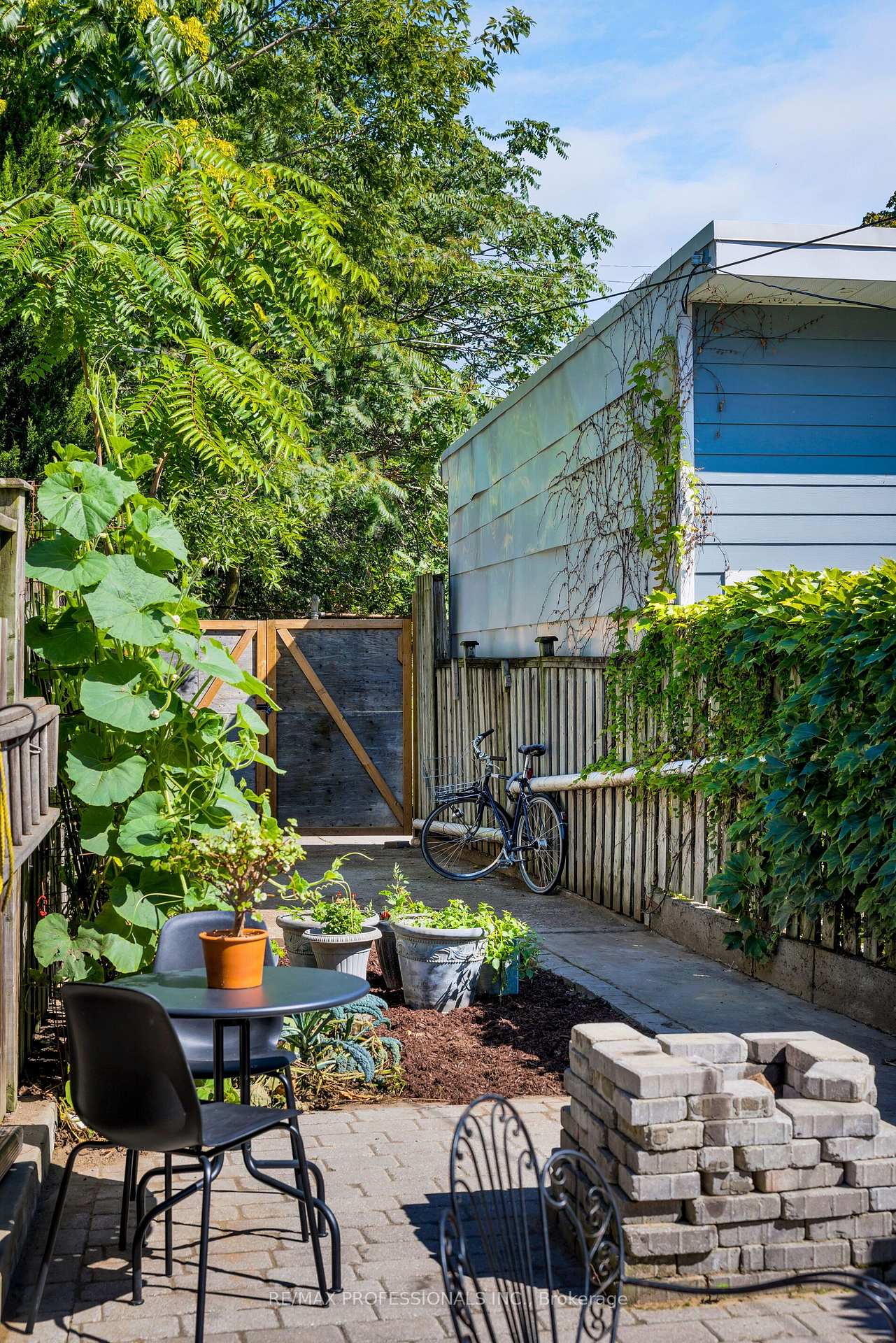 Photo 47 of 69 Sheridan Avenue, Toronto, Little Portugal — HOMEH