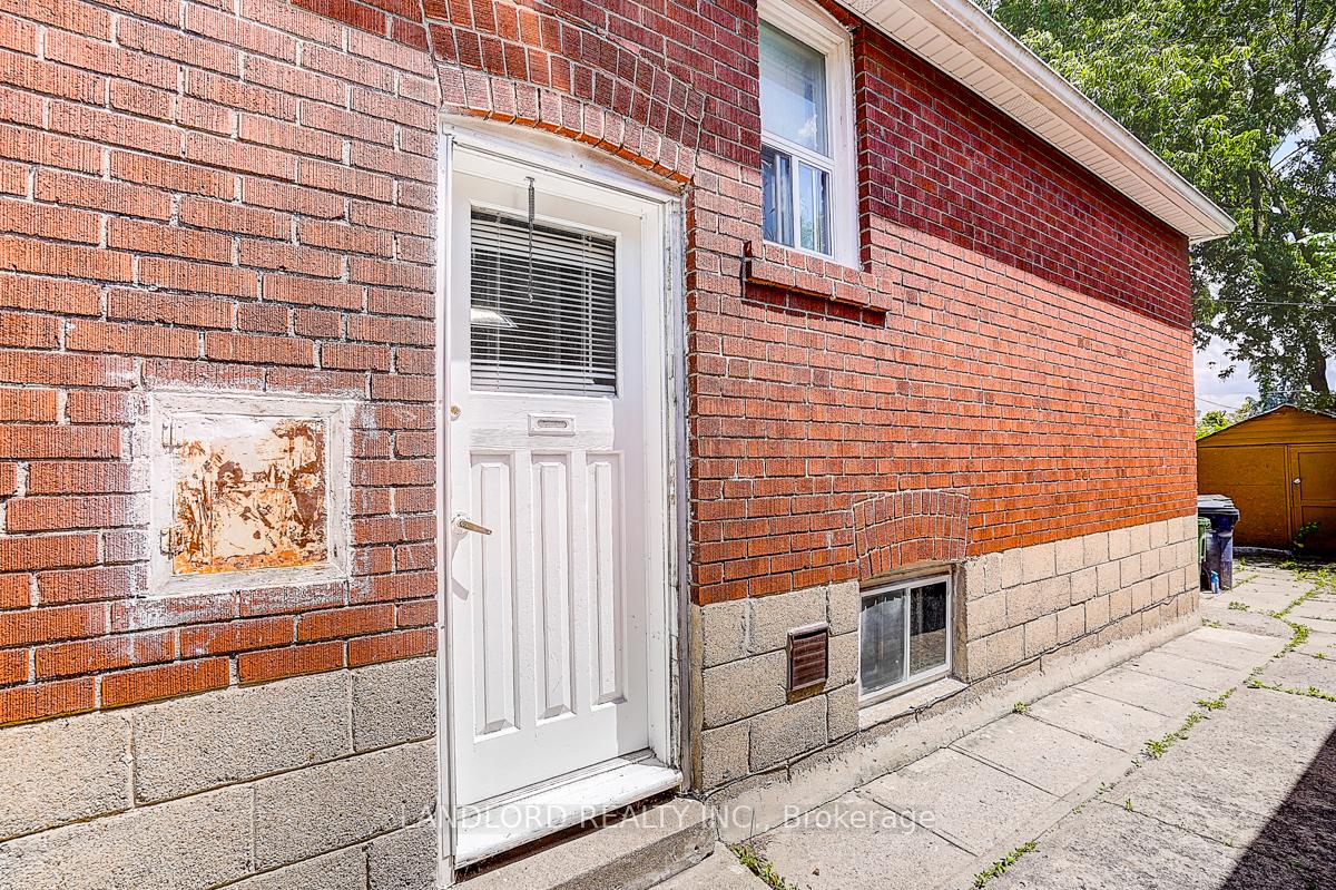 Photo 4 of Unit Lower, 79 O'Connor Drive, Toronto, Broadview North — HOMEH