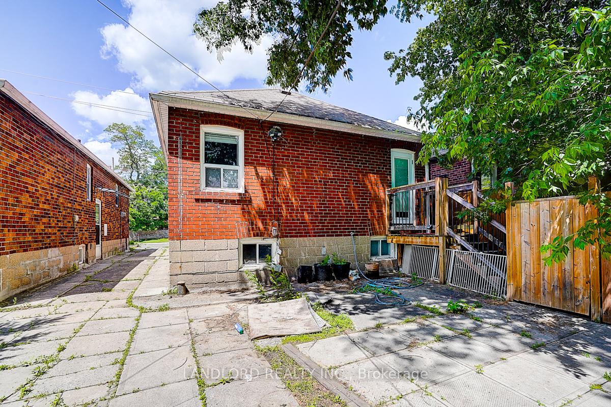Photo 5 of Unit Lower, 79 O'Connor Drive, Toronto, Broadview North — HOMEH