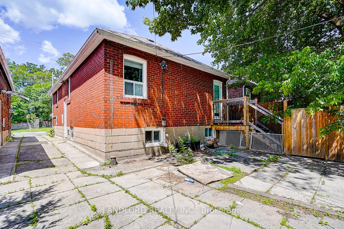 Photo 7 of Unit Lower, 79 O'Connor Drive, Toronto, Broadview North — HOMEH