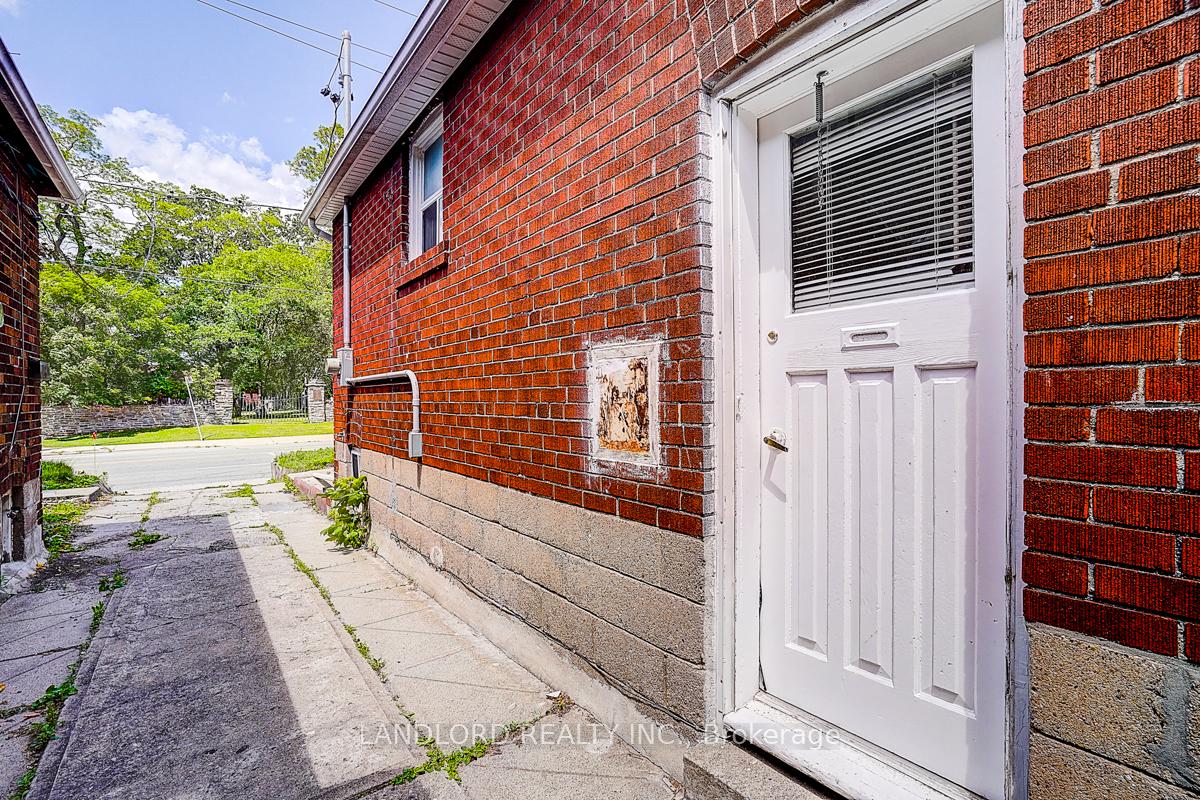 Photo 8 of Unit Lower, 79 O'Connor Drive, Toronto, Broadview North — HOMEH