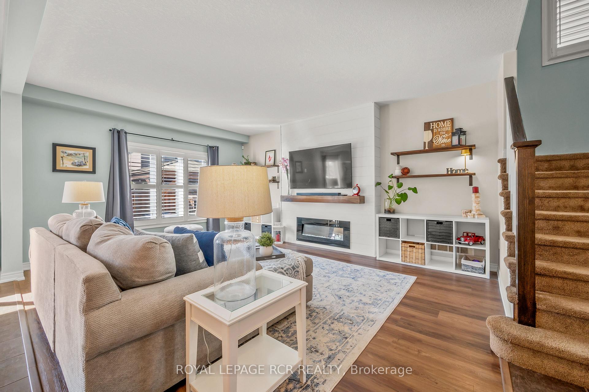 Photo 4 of 85 Laverty Crescent, Orangeville — HOMEH