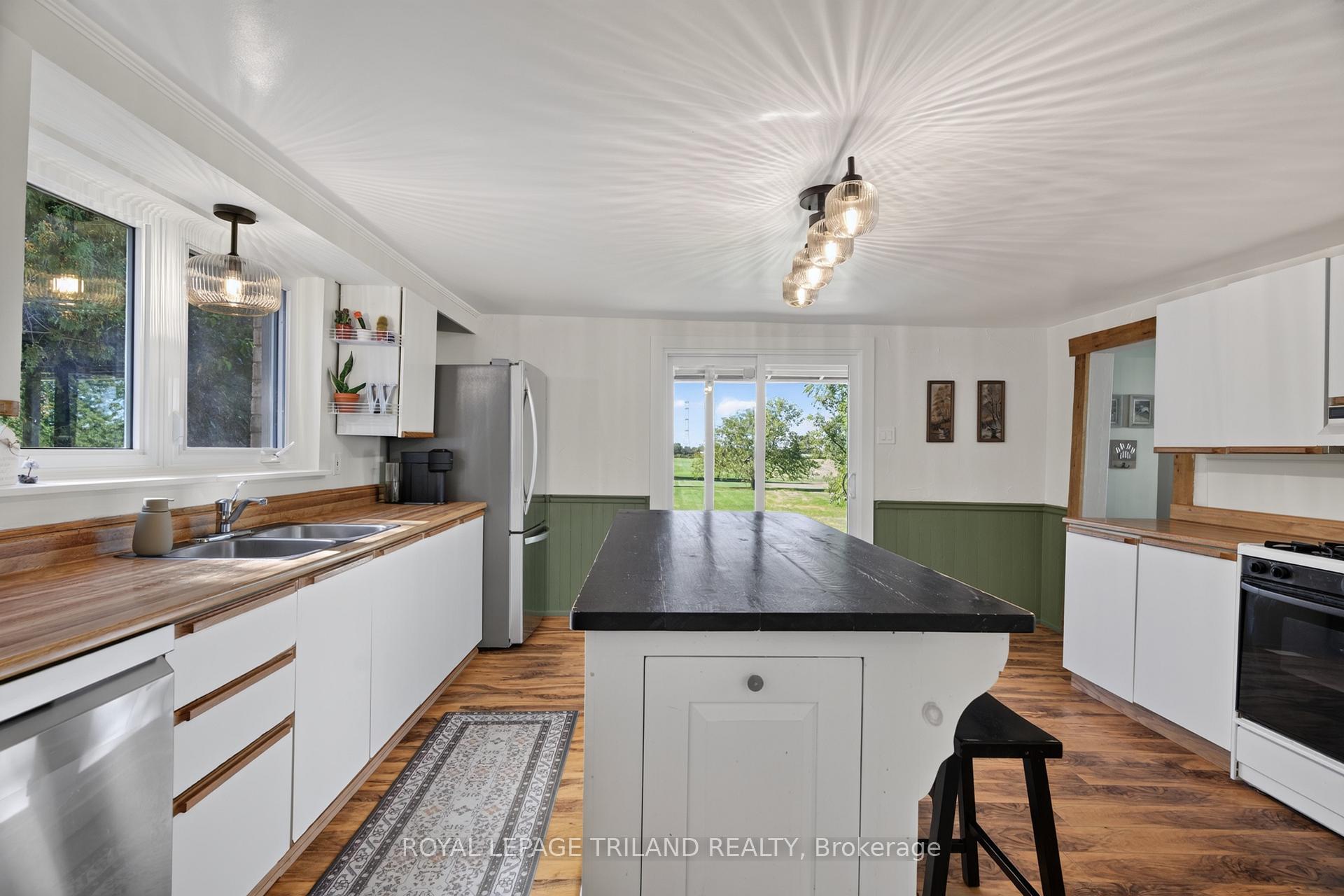 Photo 13 of 6374 Falconbridge Drive, Southwest Middlesex, Appin — HOMEH