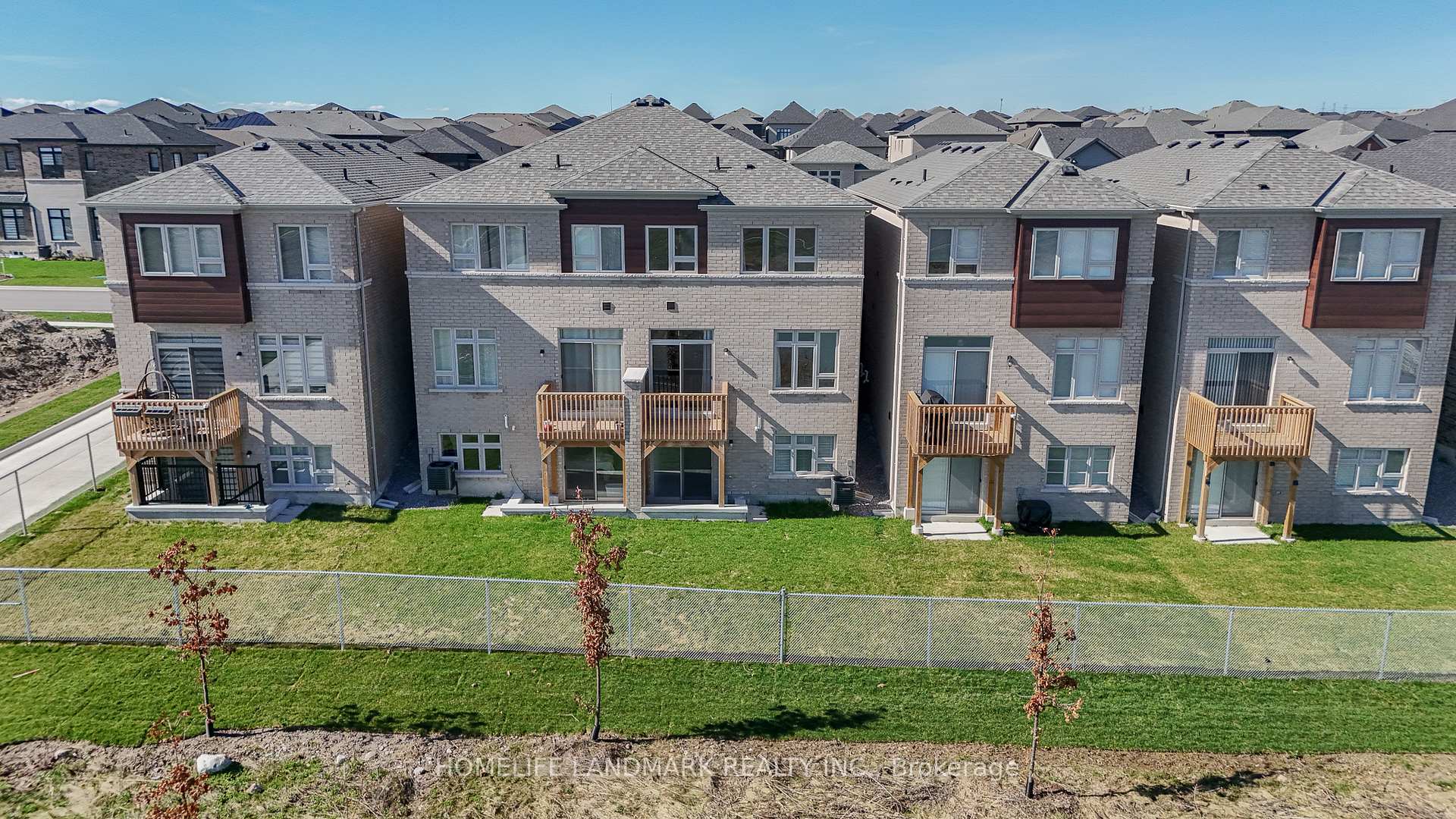 Photo 3 of 1195 Rexton Drive, Oshawa, Kedron — HOMEH