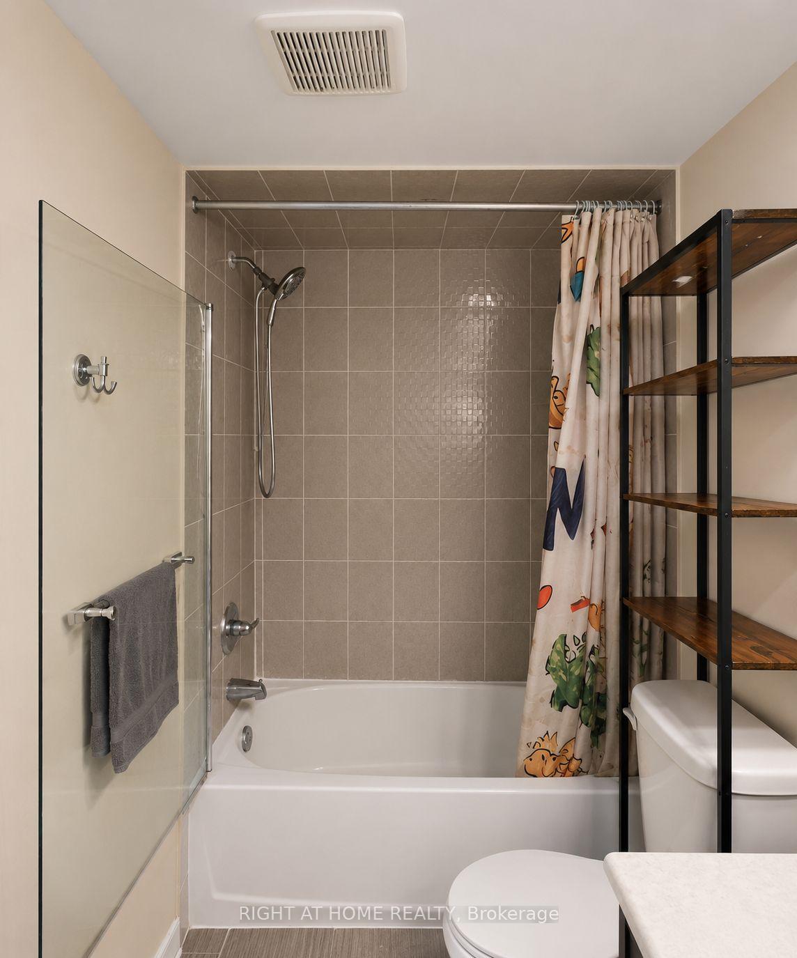 Photo 8 of Unit 2216, 10 Westmeath Lane, Markham, Cornell — HOMEH
