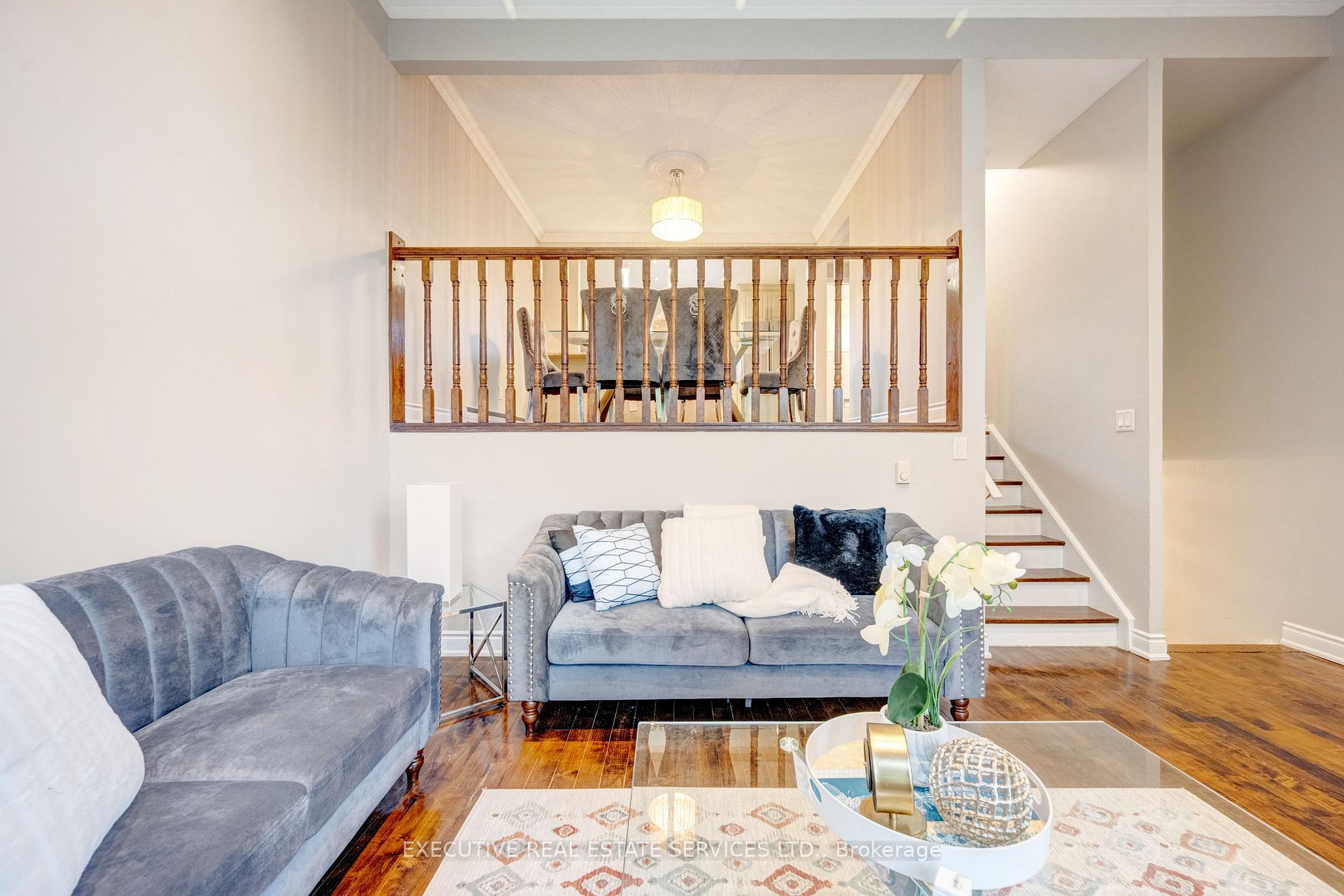 Photo 4 of 68 Briar Path N, Brampton, Avondale — HOMEH