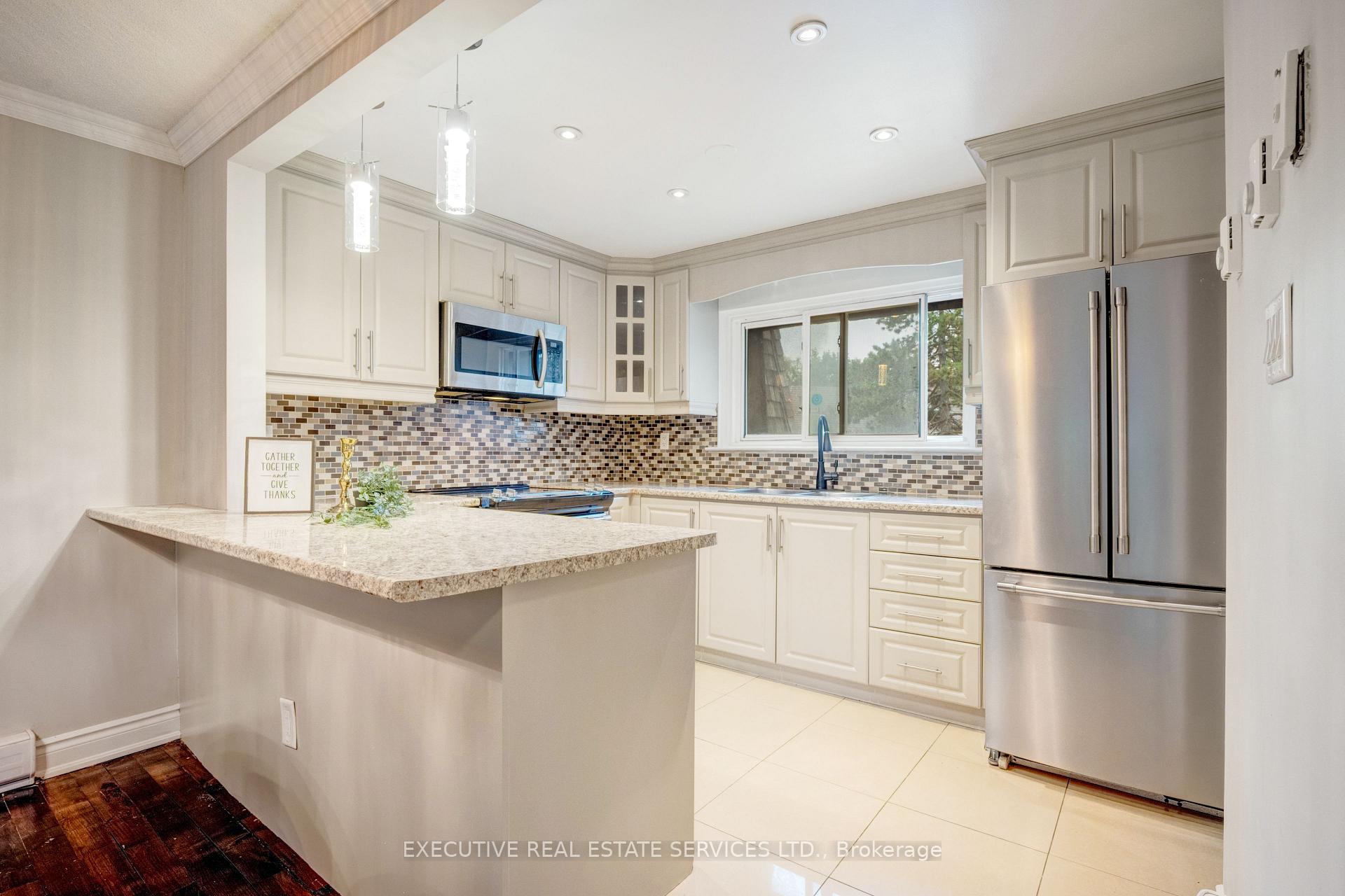 Photo 7 of 68 Briar Path N, Brampton, Avondale — HOMEH